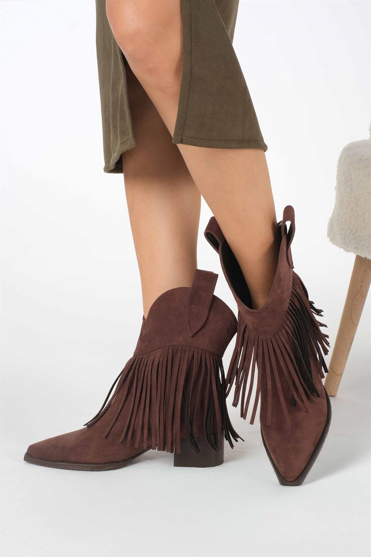 Riez Kahverengi Püsküllü Bot