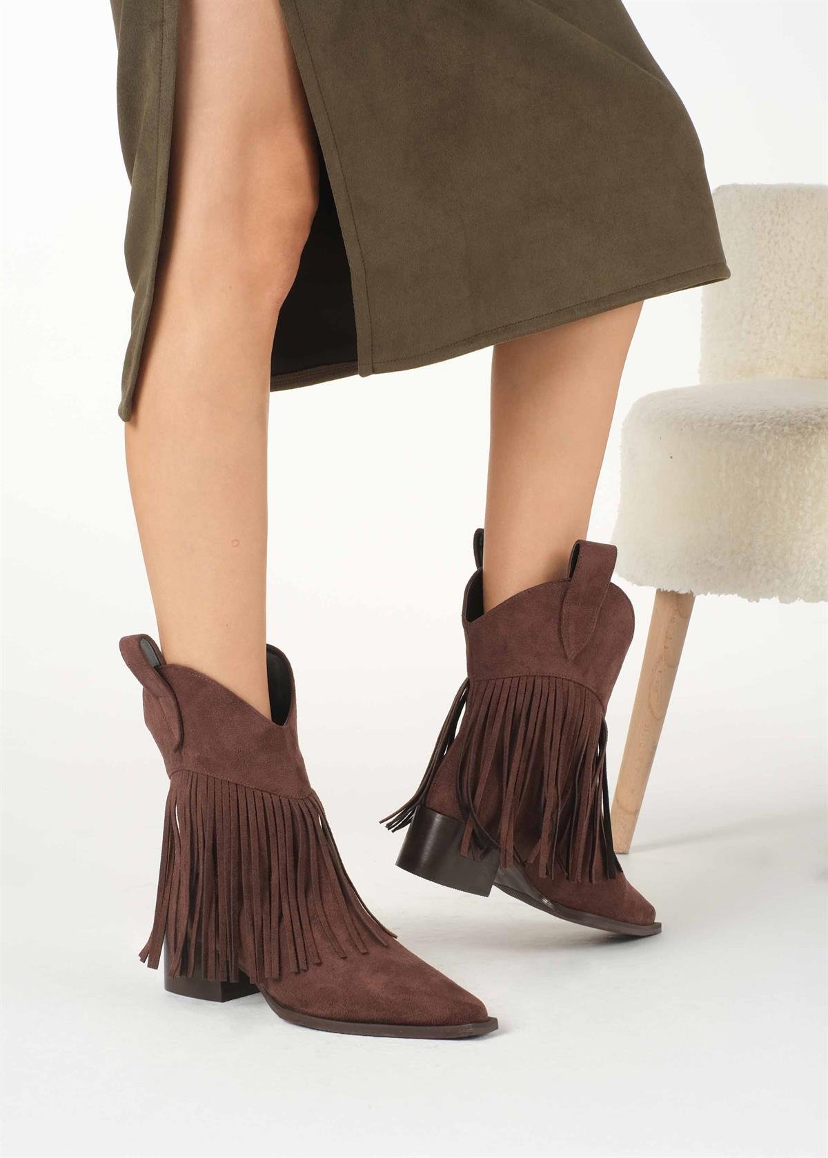 Riez Kahverengi Püsküllü Bot