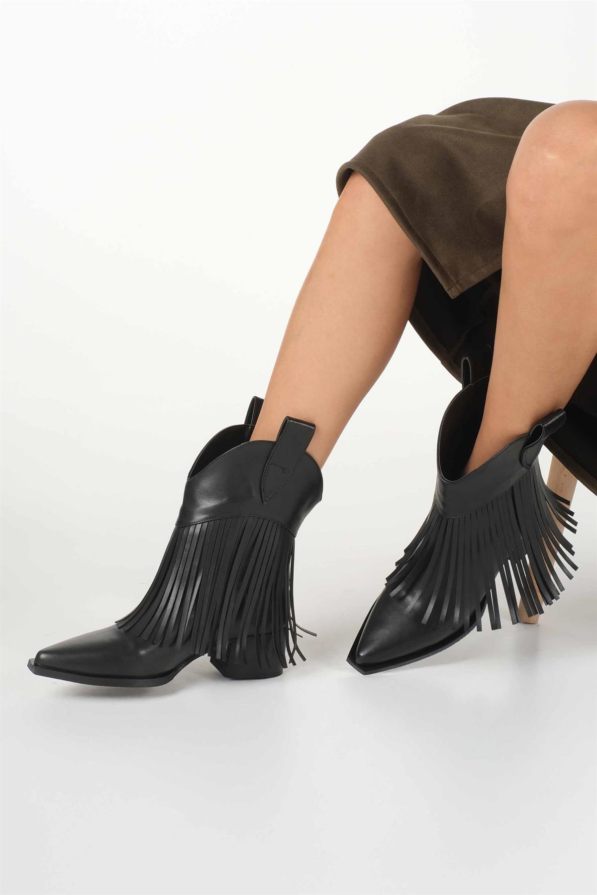 Riez Siyah Renk Püsküllü Bot