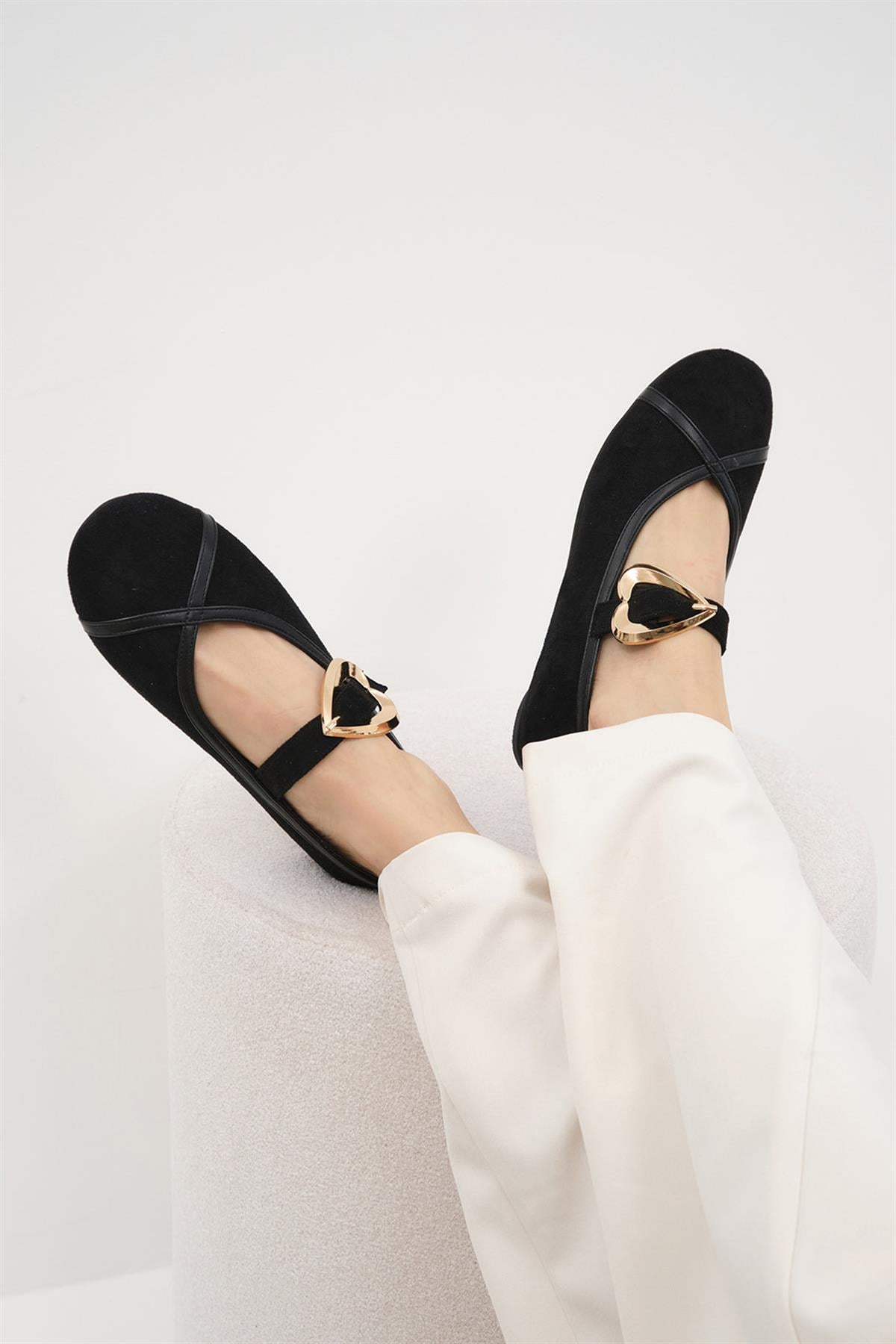 Roxy Siyah Renk Kalp Tokalı Babet