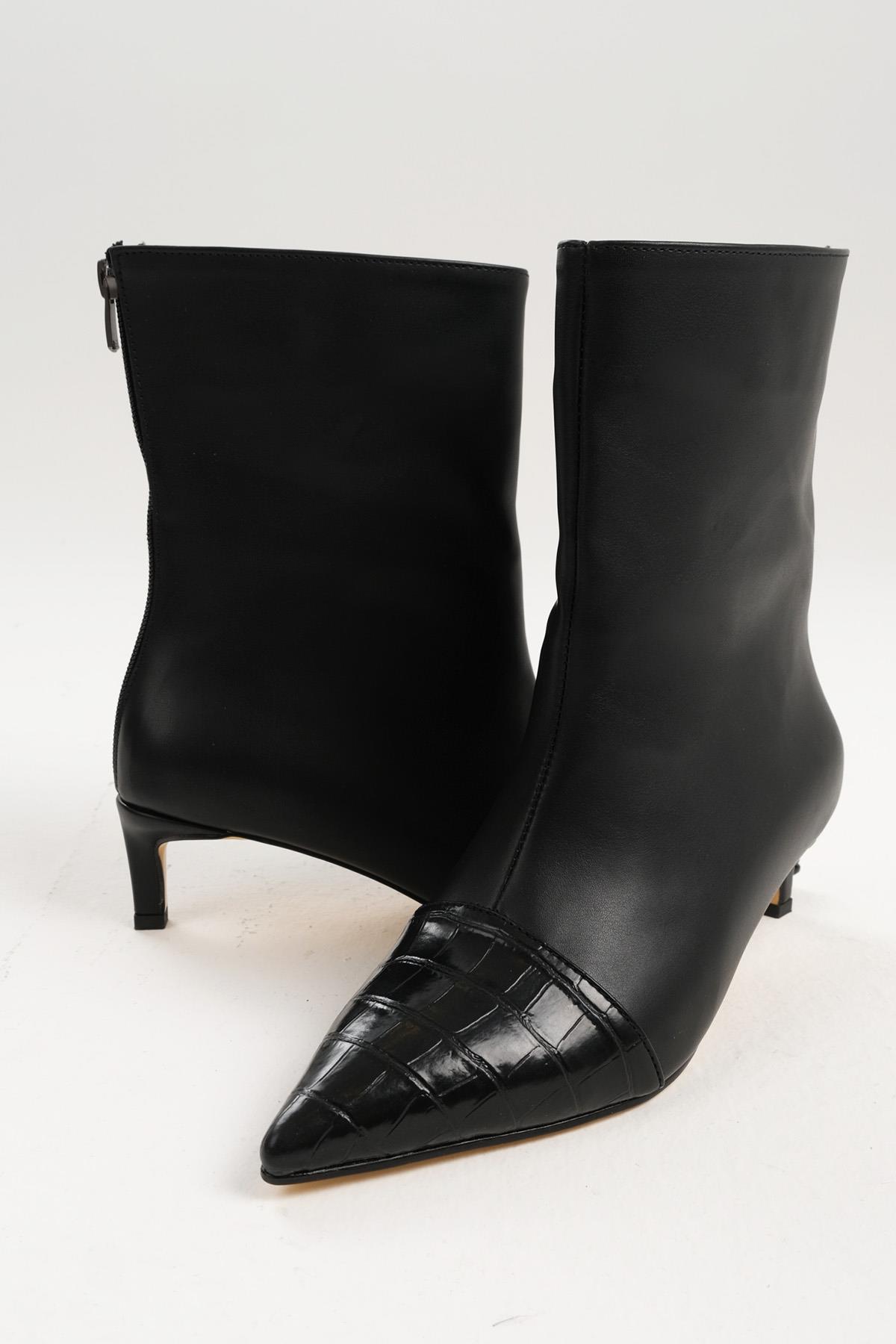 Bristol Siyah Renk Croco Detaylı İnce Topuklu Bot