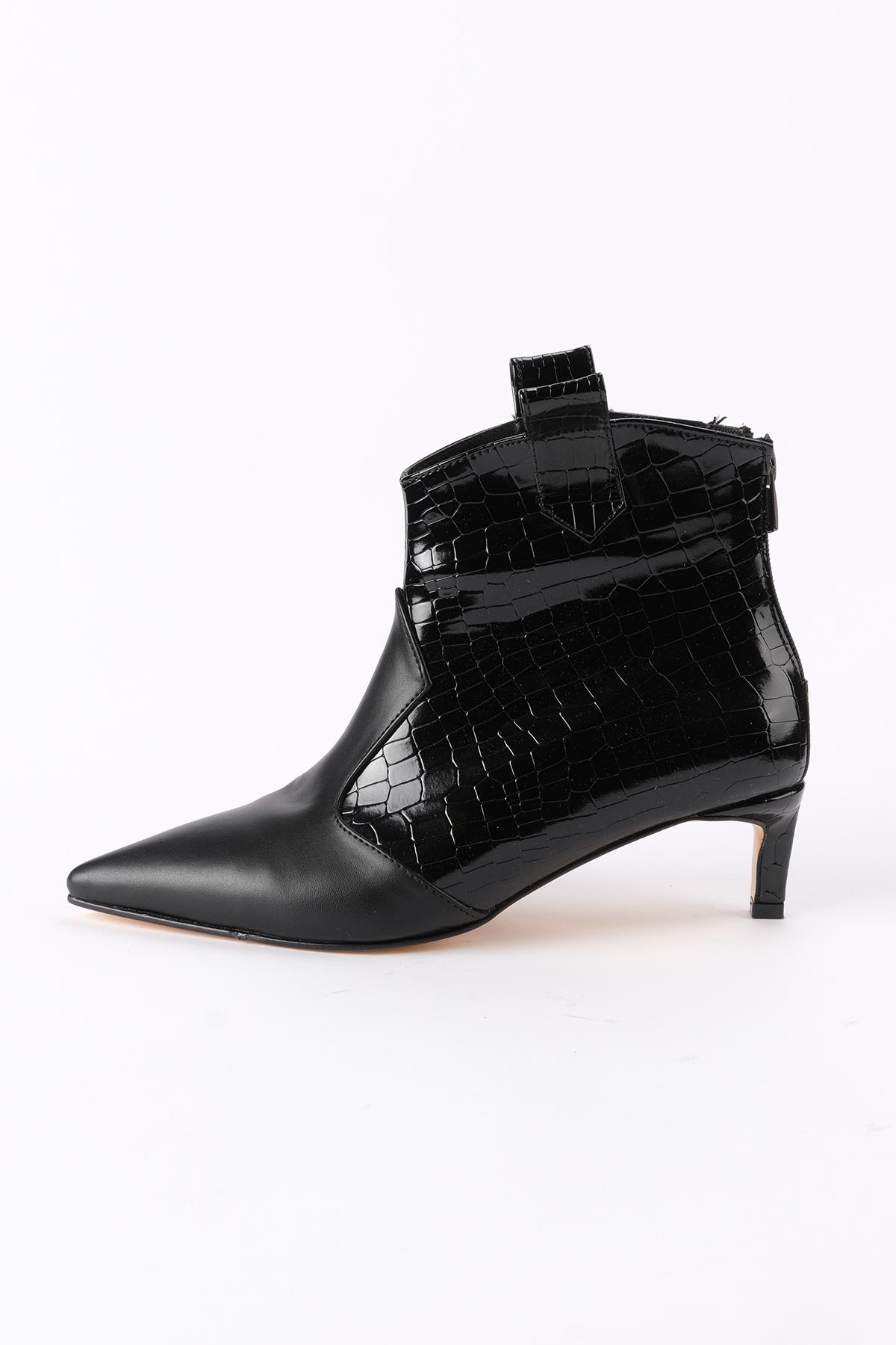 Coralie Siyah Renk Kısa Topuklu Bot