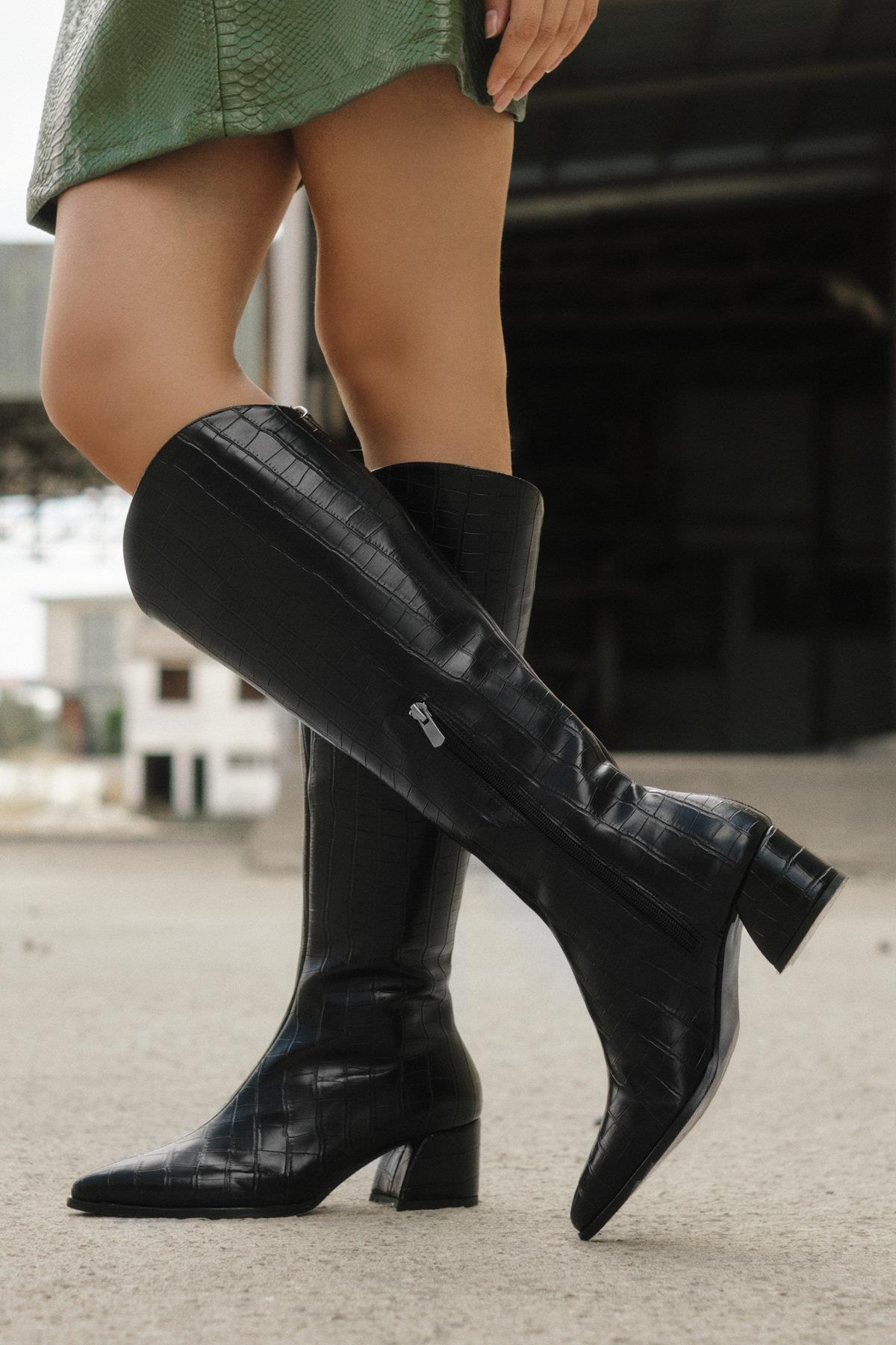Siena Siyah Renk Krokodil Desenli Topuklu Çizme