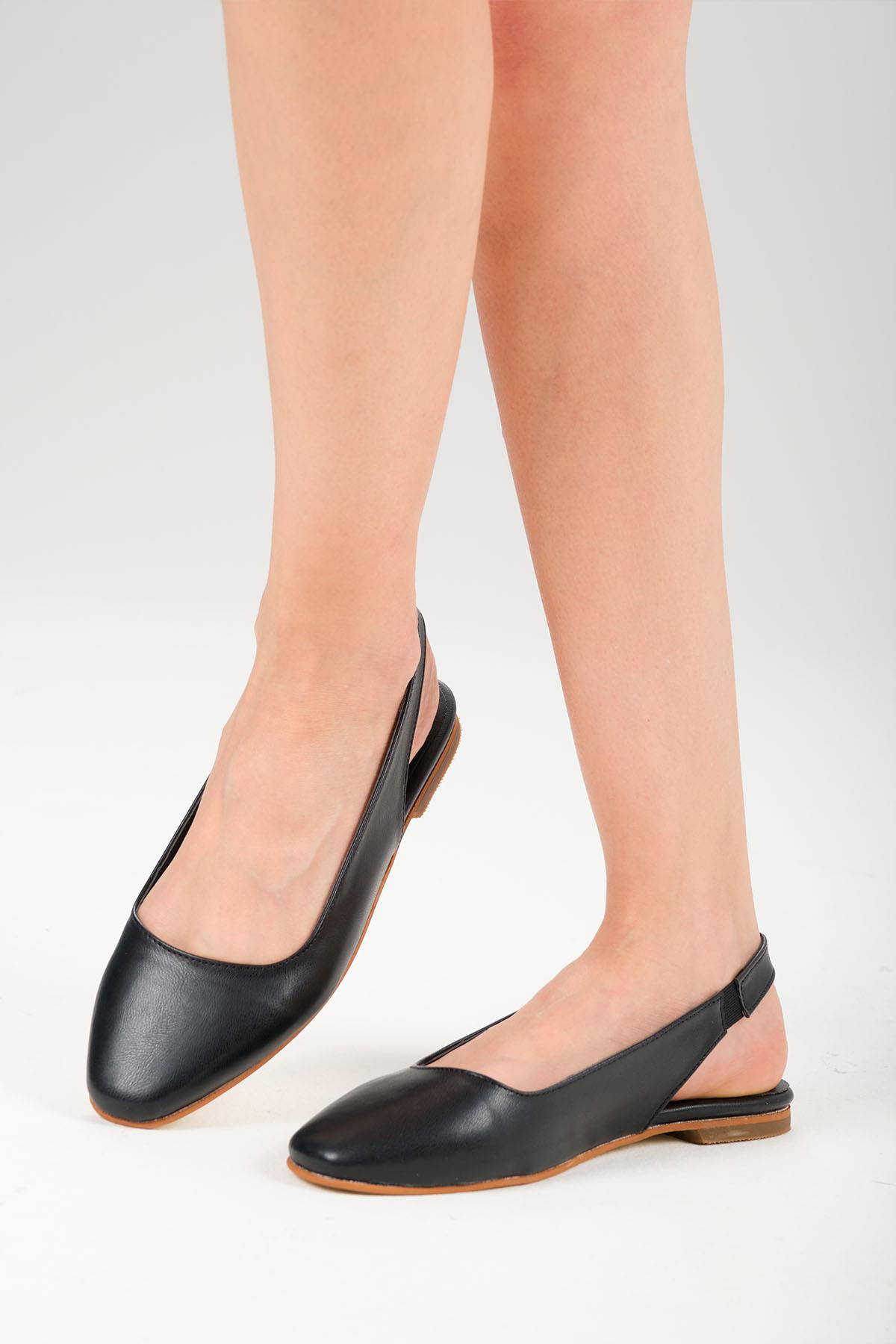 Ally Siyah Renk Küt Burun Babet