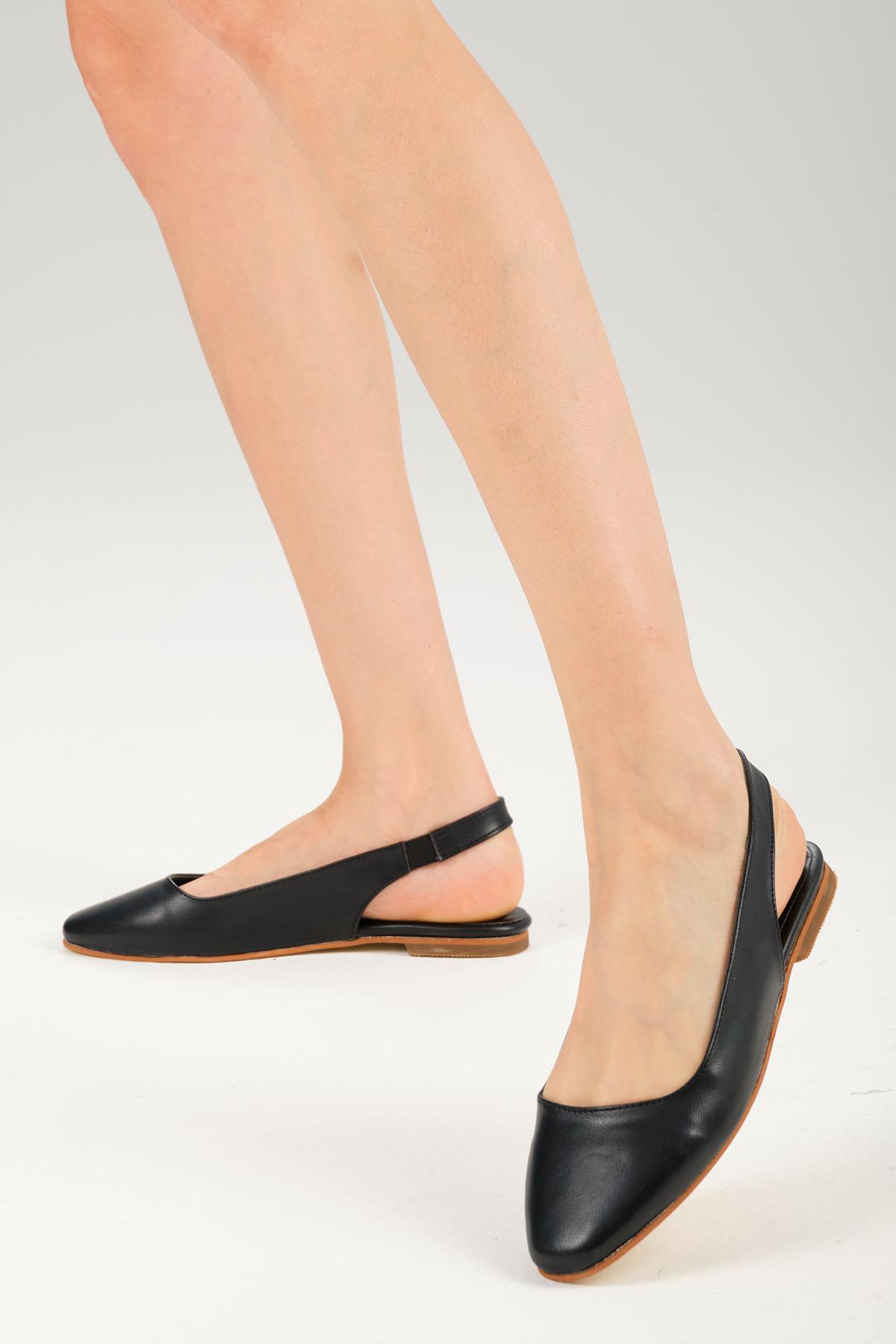 Ally Siyah Renk Küt Burun Babet