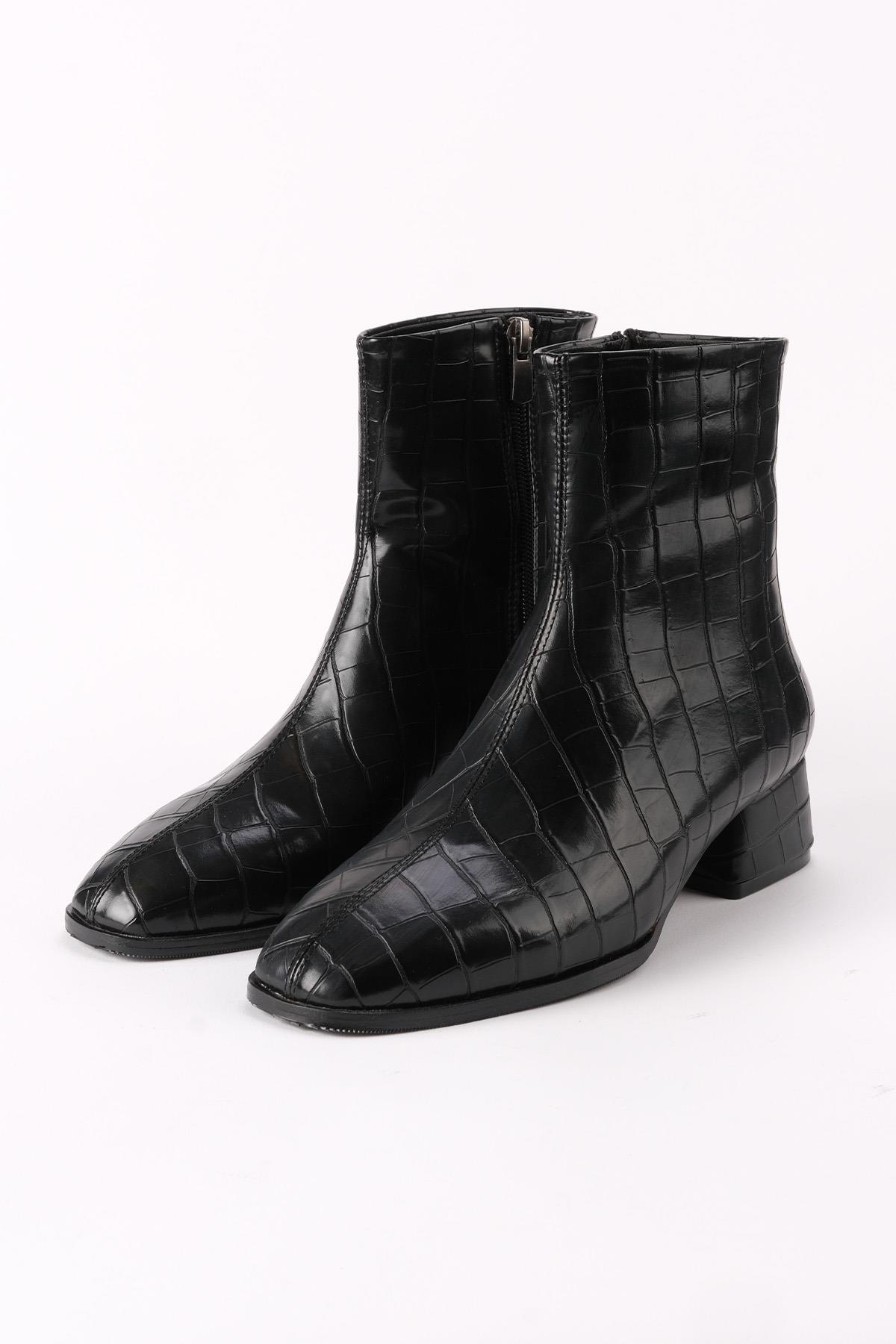 Alexia Siyah Renk Krokodil Desenli Bot