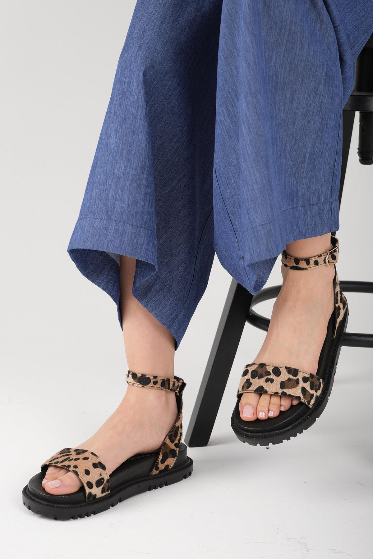 Susana Leopar Desenli Bilek Bantlı Sandalet