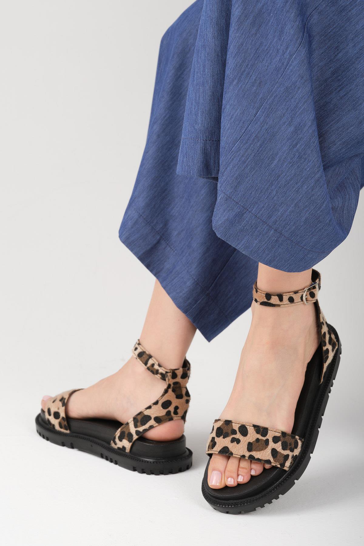 Susana Leopar Desenli Bilek Bantlı Sandalet