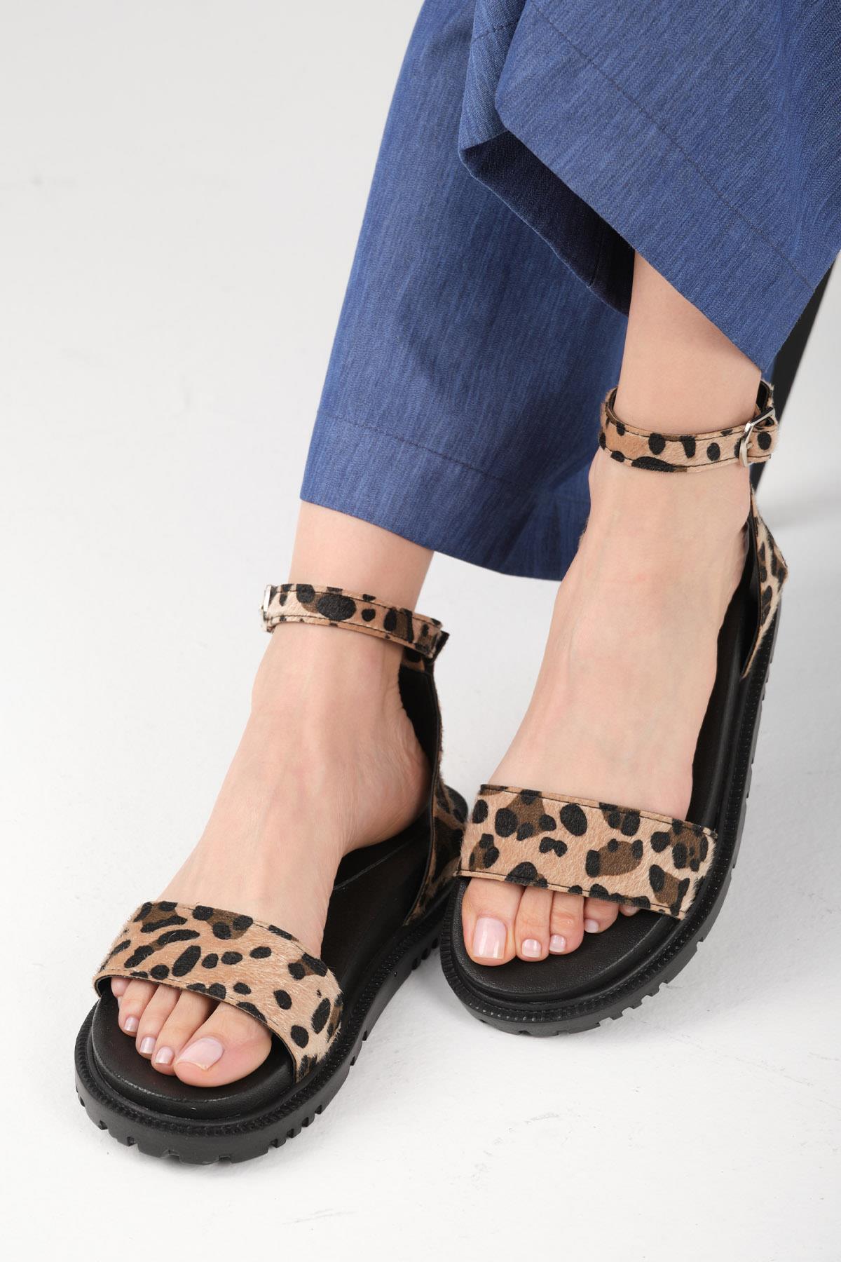 Susana Leopar Desenli Bilek Bantlı Sandalet