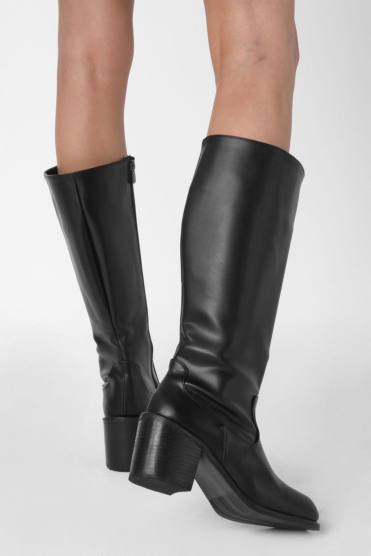 Taylor Siyah Renk Küt Burun Çizme