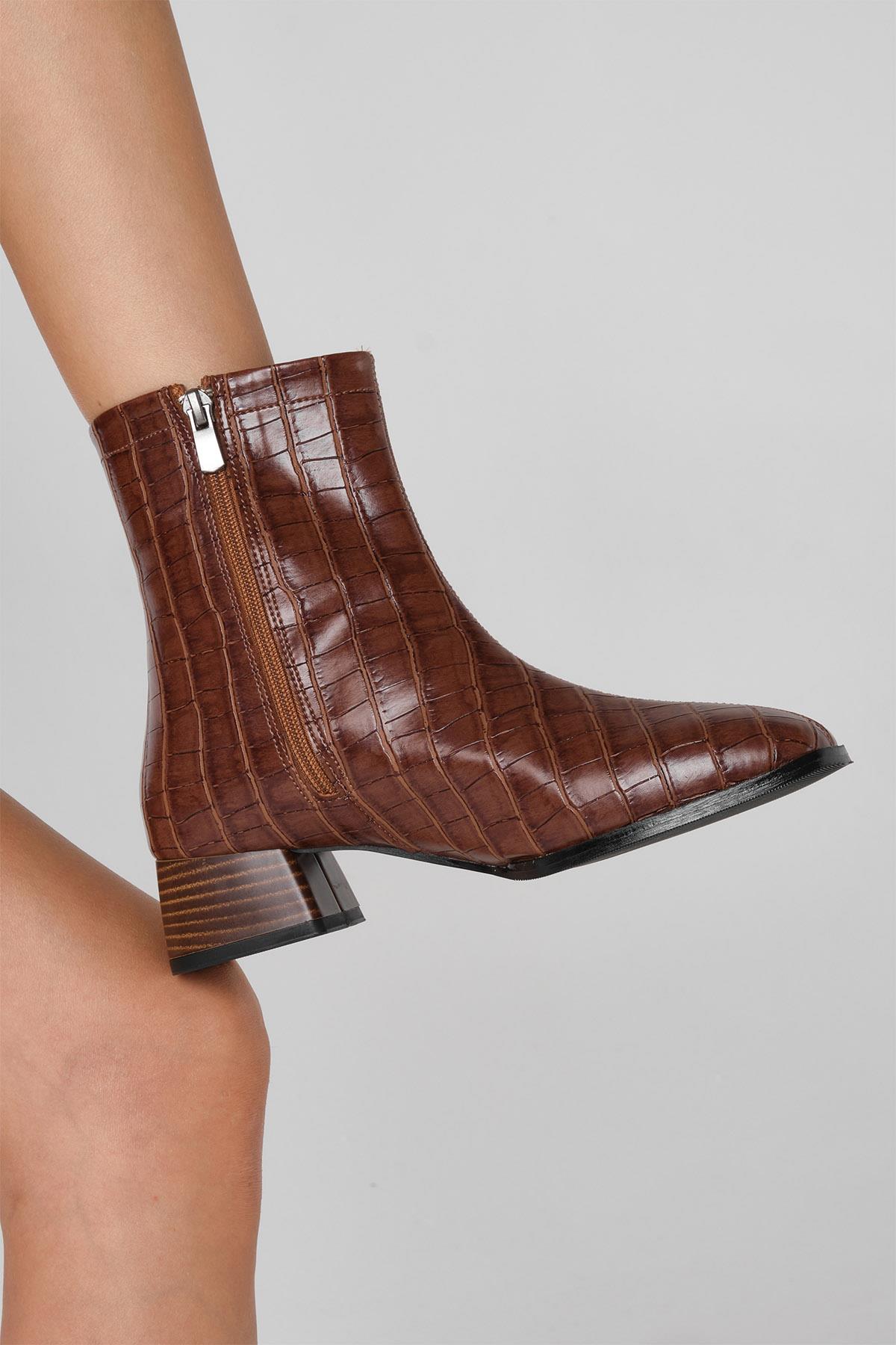 Tori Kahverengi Krokodil Desenli Küt Burunlu Bot