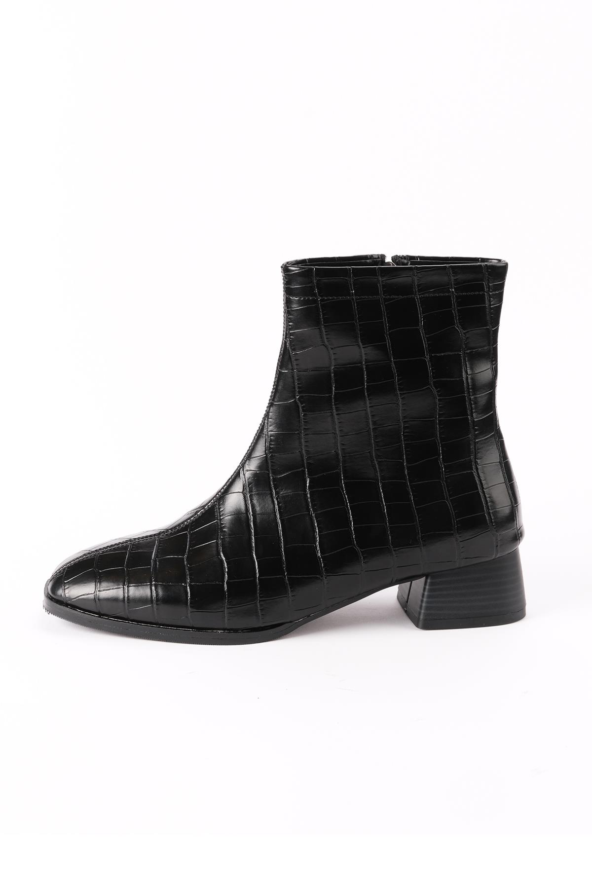 Tori Siyah Renk Krokodil Desenli Küt Burunlu Bot