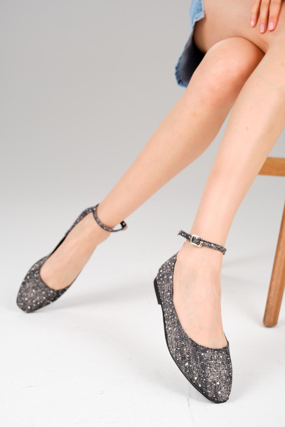 Wilma Siyah Renk Taşlı Denim Babet