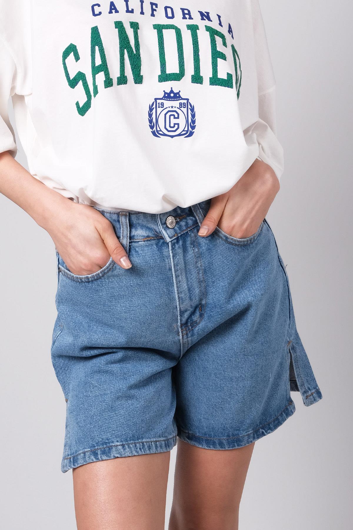 MIOROPA Mavi Yüksek Bel Yandan Yırtmaçlı Kot Şort 