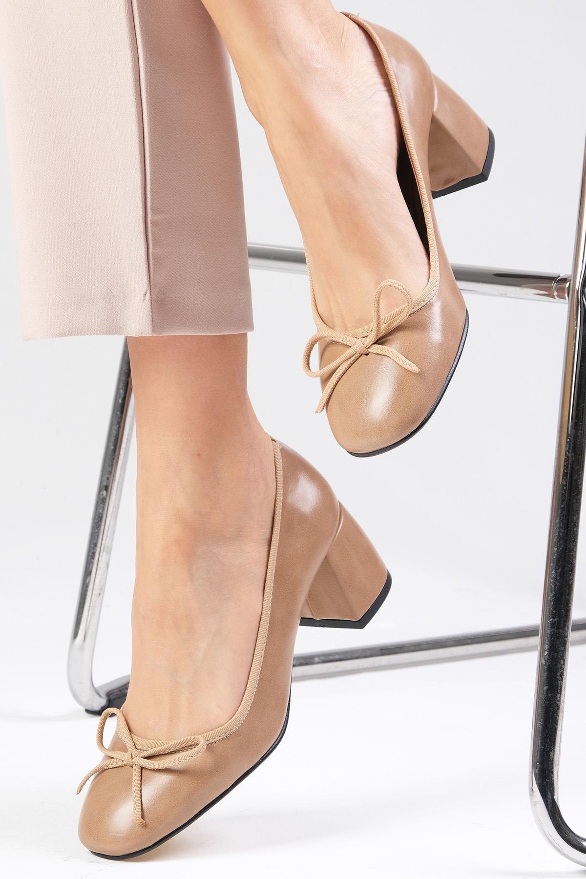 Monique Ten Rengi Topuklu Ayakkabı