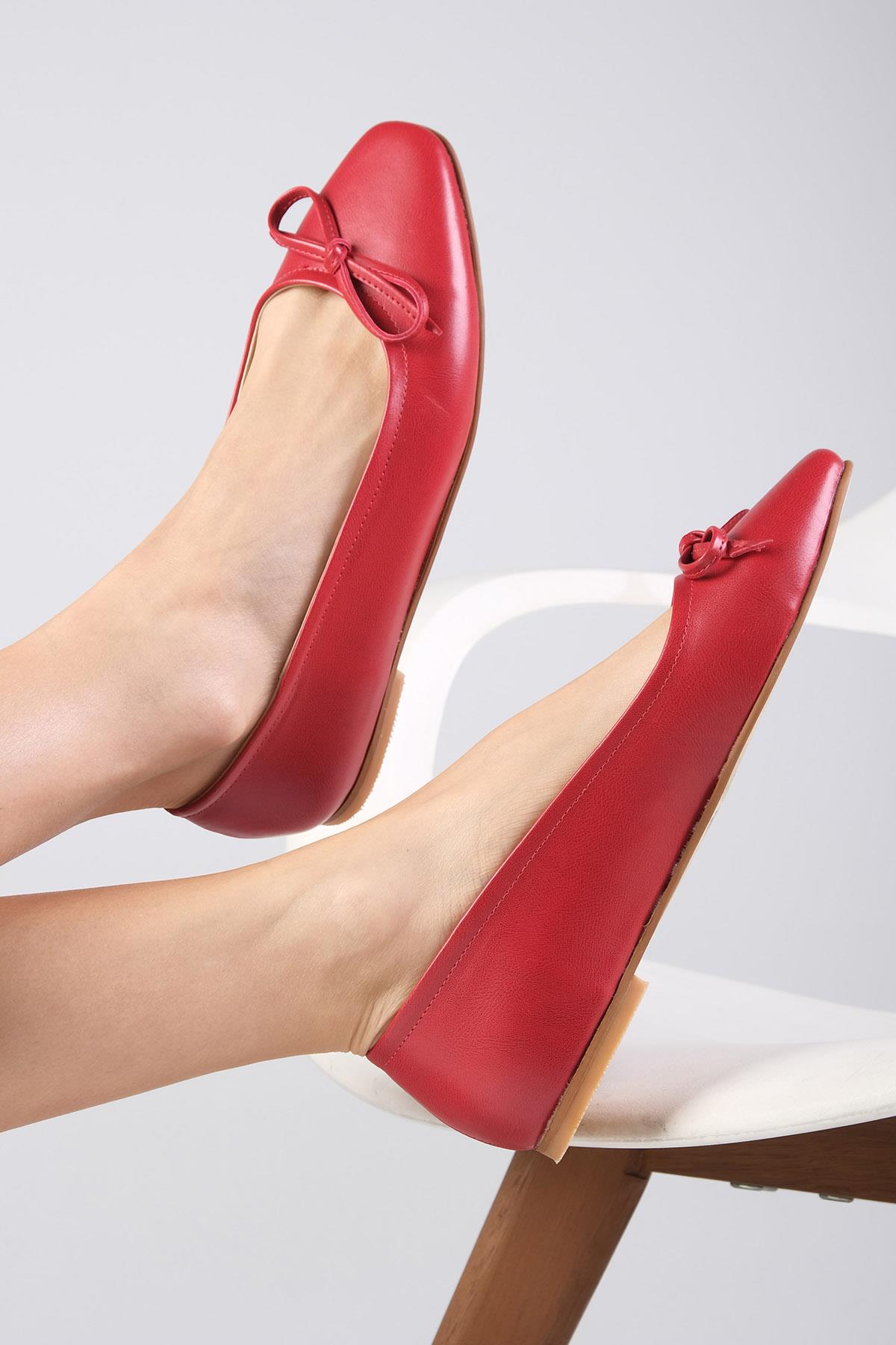 Nelly Kırmızı Renk Fiyonk Aksesuarlı  Babet