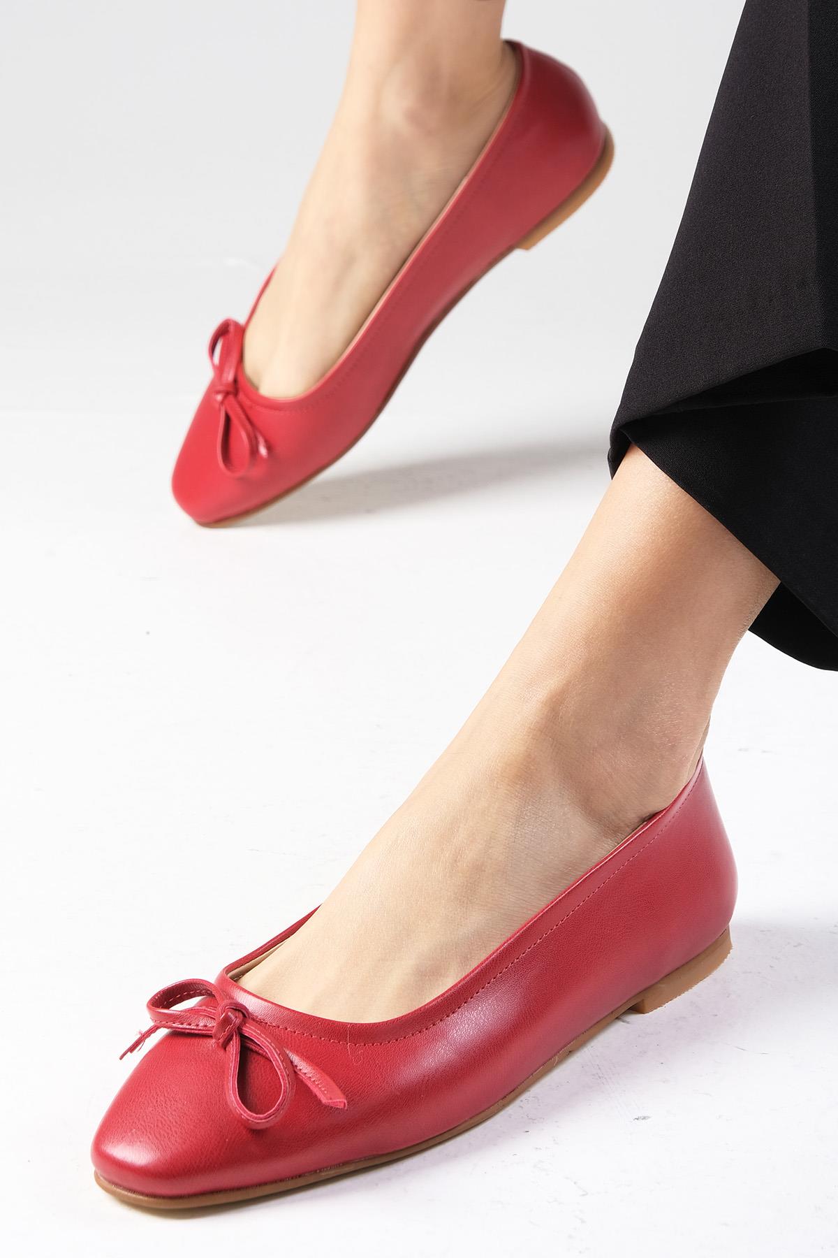 Nelly Kırmızı Renk Fiyonk Aksesuarlı  Babet