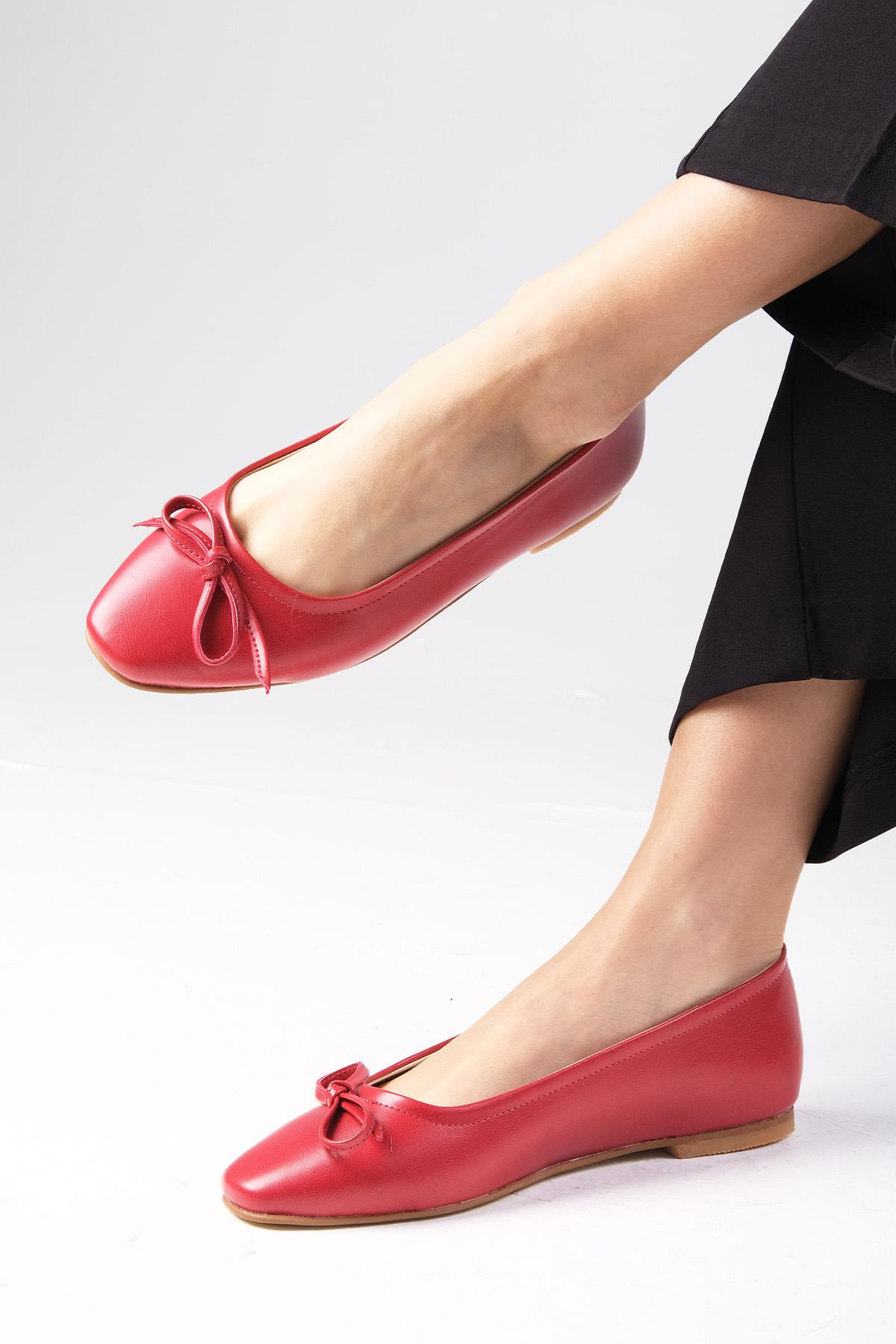 Nelly Kırmızı Renk Fiyonk Aksesuarlı  Babet