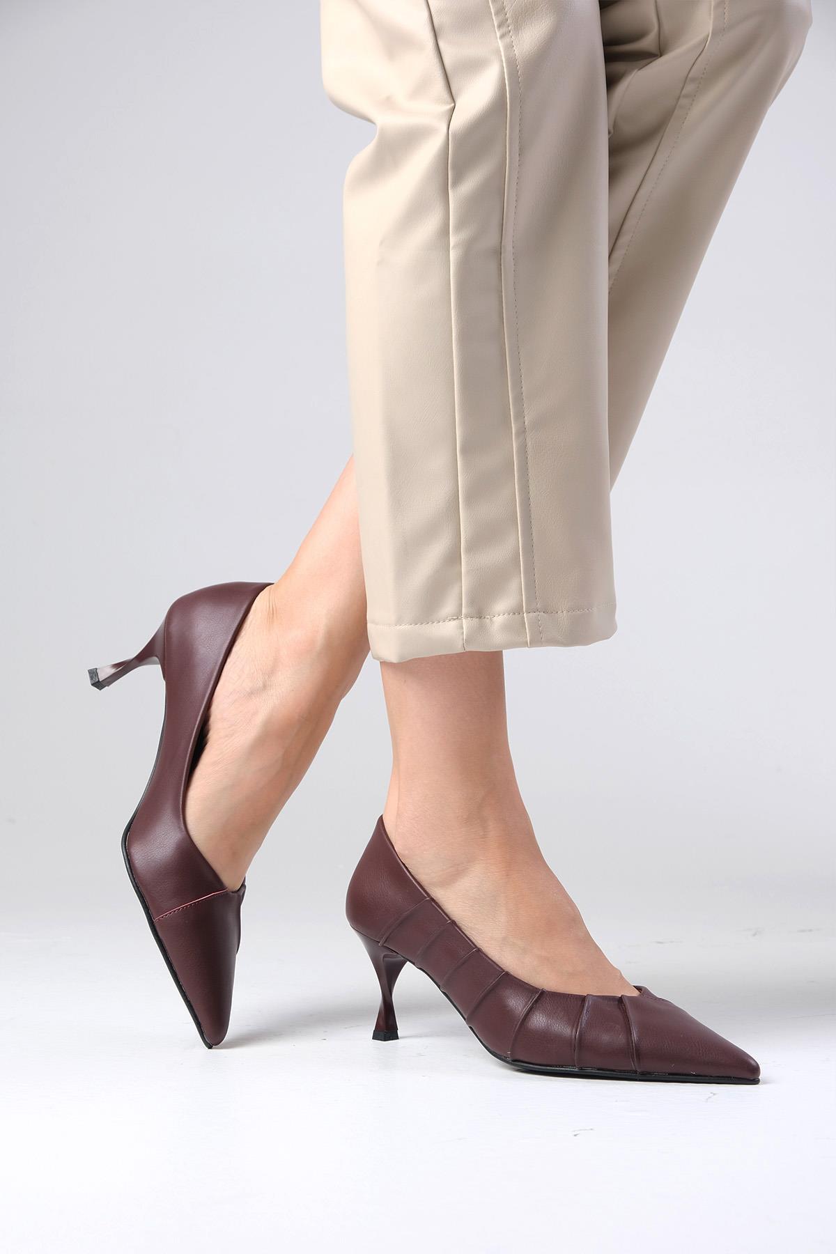 Nina Bordo Renk Büzgülü Topuklu Ayakkabı