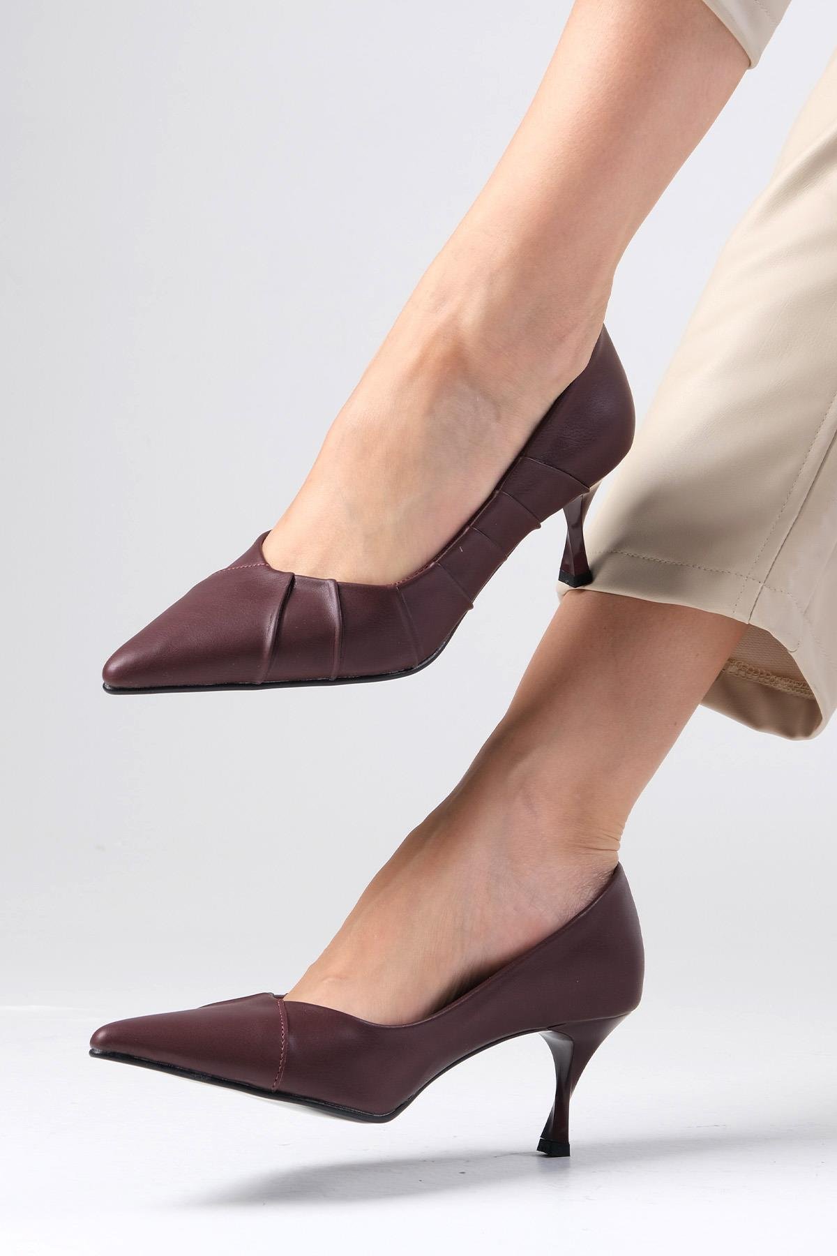 Nina Bordo Renk Büzgülü Topuklu Ayakkabı