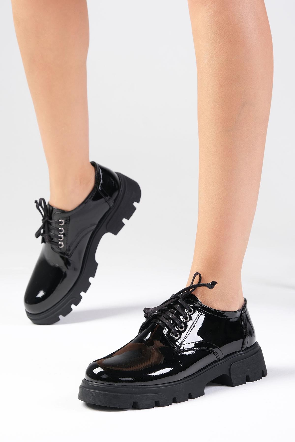 Olivia Siyah Renk Rugan Kalın Tabanlı Oxford Ayakkabı