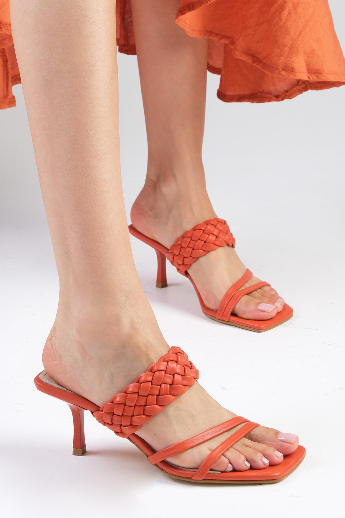 Petra Hakiki Deri Turuncu Topuklu Terlik