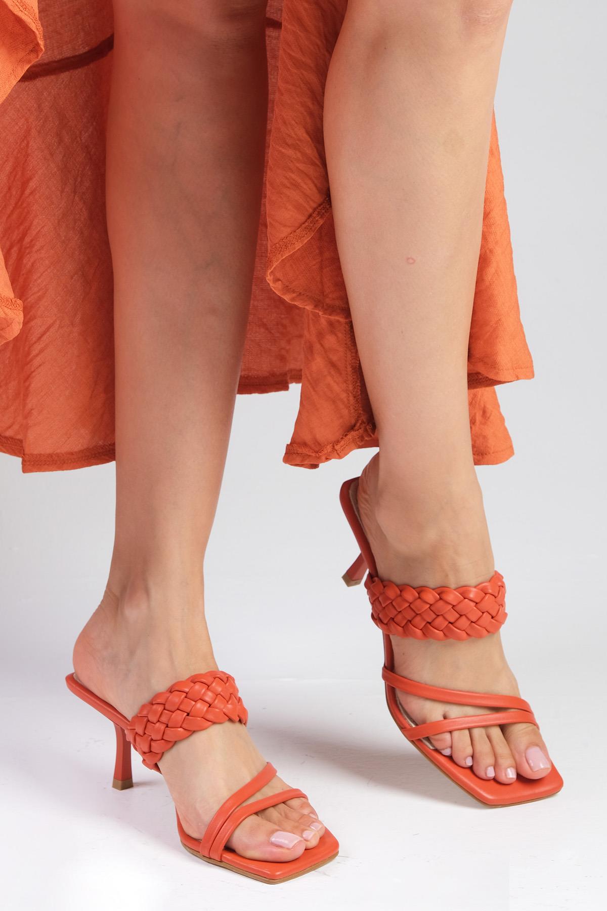 Petra Hakiki Deri Turuncu Topuklu Terlik