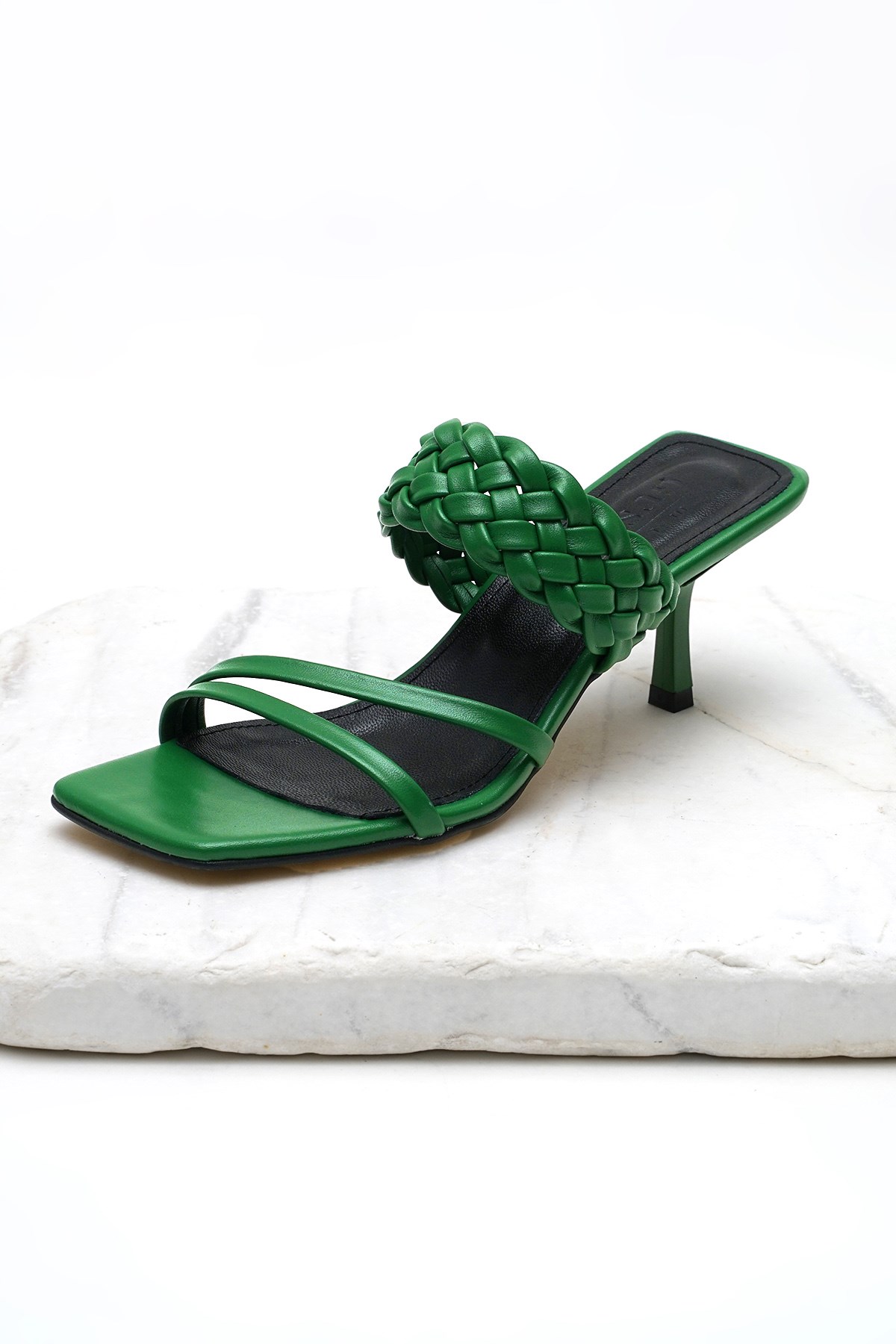 Petra Yeşil Renk Örgü Bantlı Topuklu Terlik