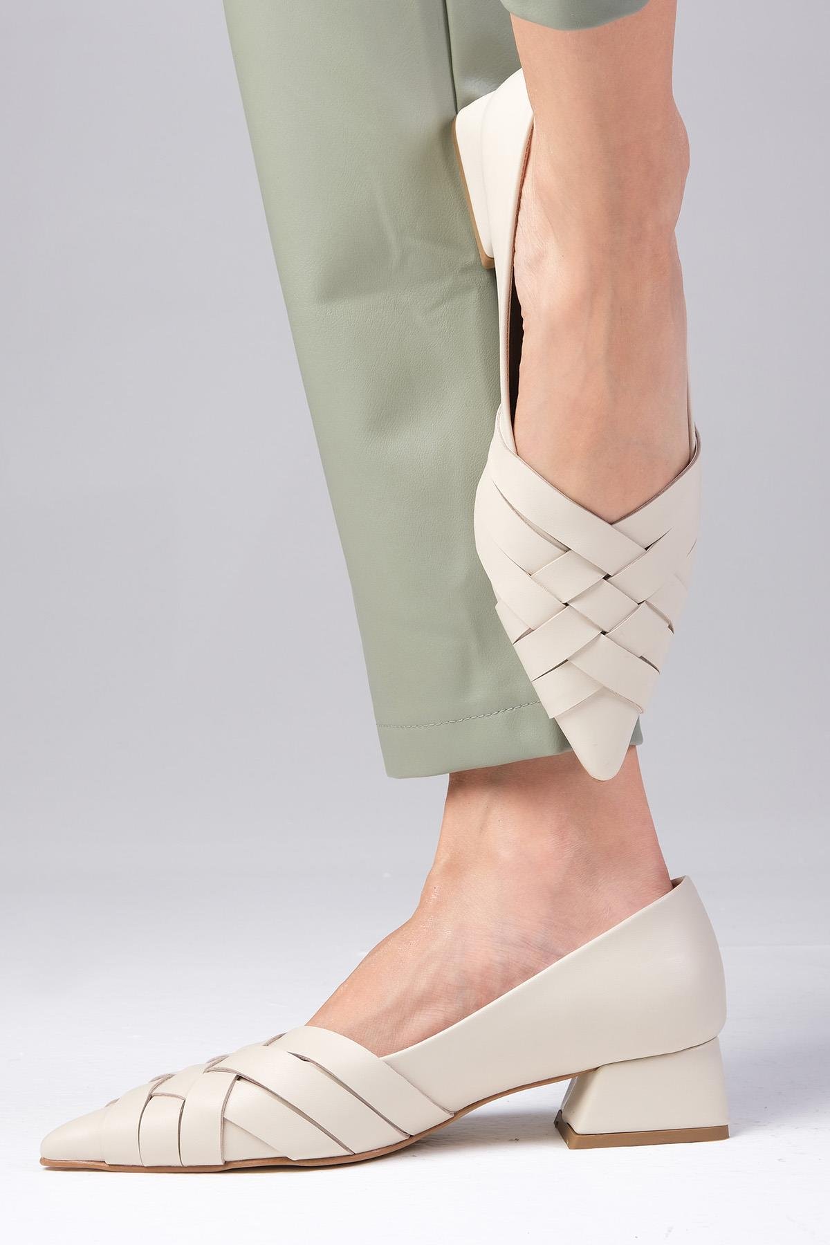 Peyton Bej Renk Kısa Topuklu Ayakkabı