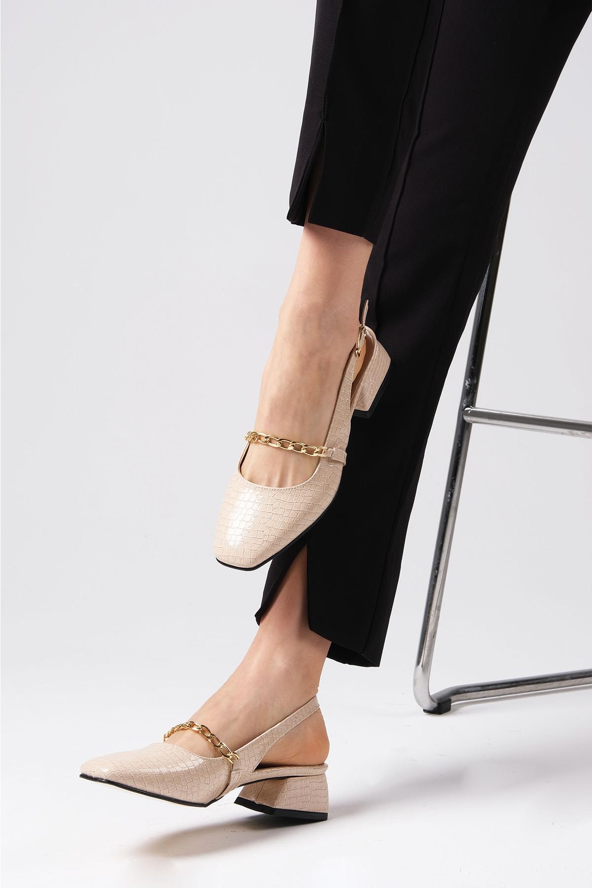 Renata Bej Renk Kısa Topuklu Ayakkabı