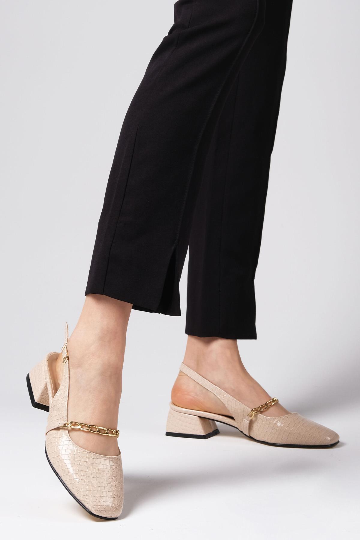 Renata Bej Renk Kısa Topuklu Ayakkabı