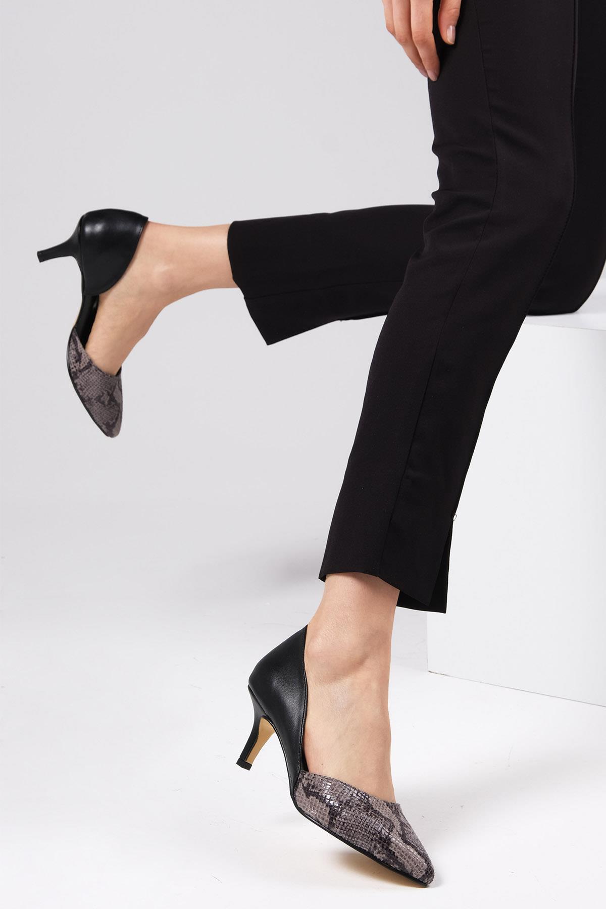 Rene Gri Renk Topuklu Ayakkabı