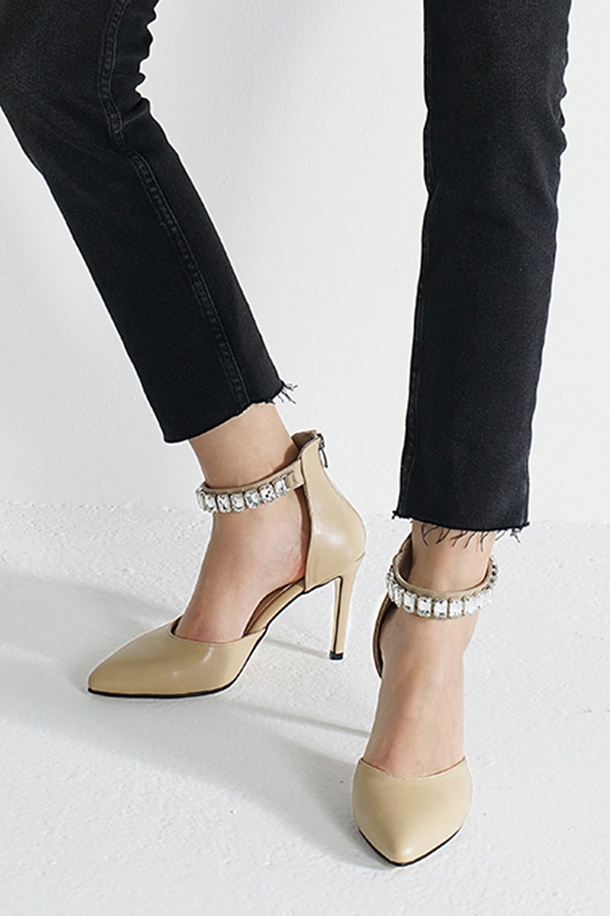 Rosalie Bej Renk Taşlı Topuklu Ayakkabı