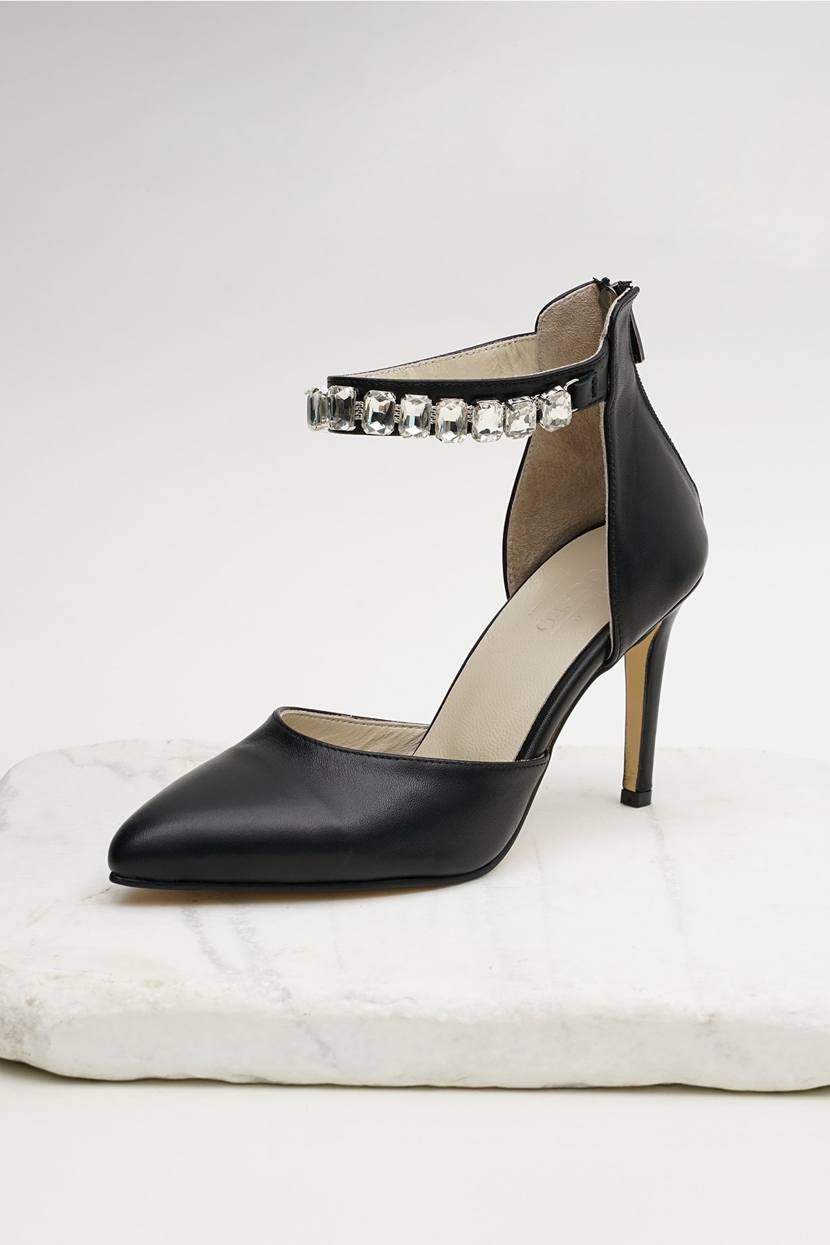Rosalie Siyah Renk Taşlı Topuklu Ayakkabı