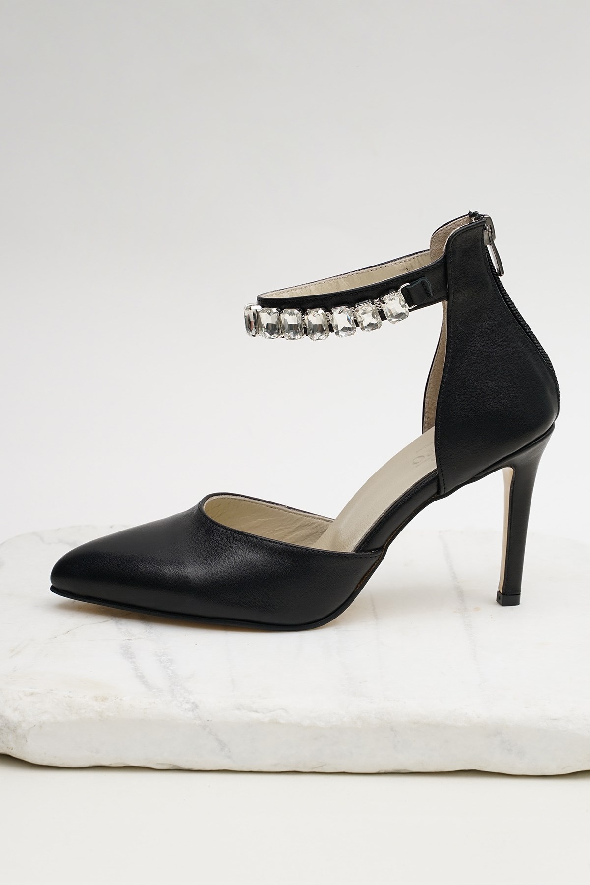 Rosalie Siyah Renk Taşlı Topuklu Ayakkabı