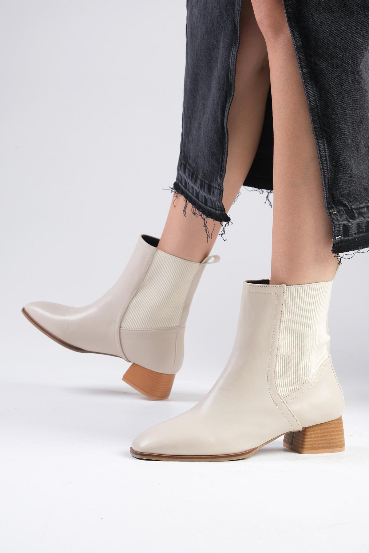 Shania Bej Renk Küt Burunlu Lastikli Bot