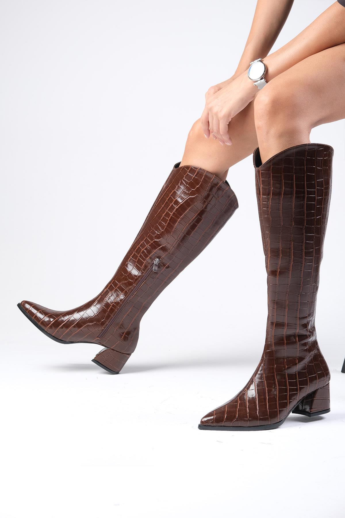 Siena Taba Renk Krokodil Desenli Topuklu Çizme