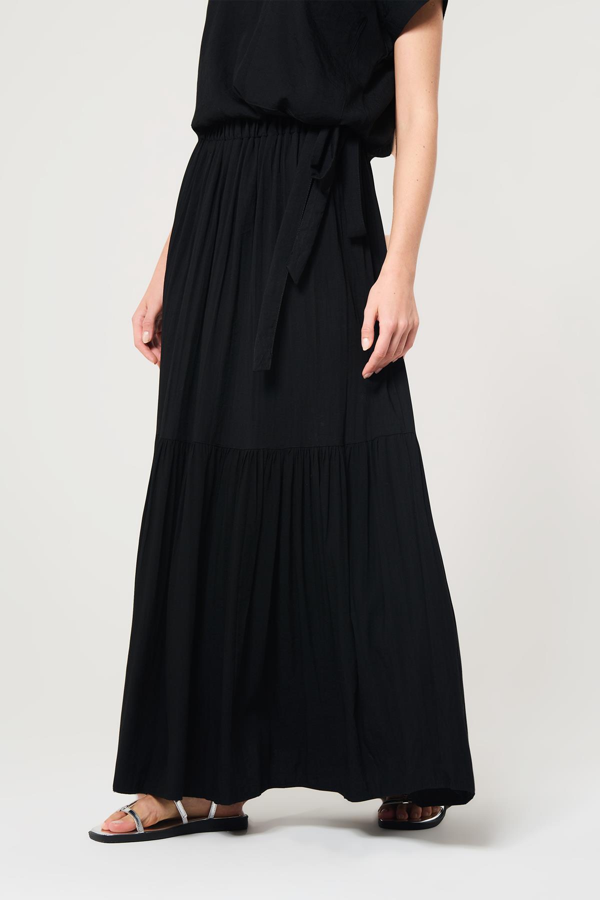 Buruşuk Görünümlü Siyah Renk Maksi Etek