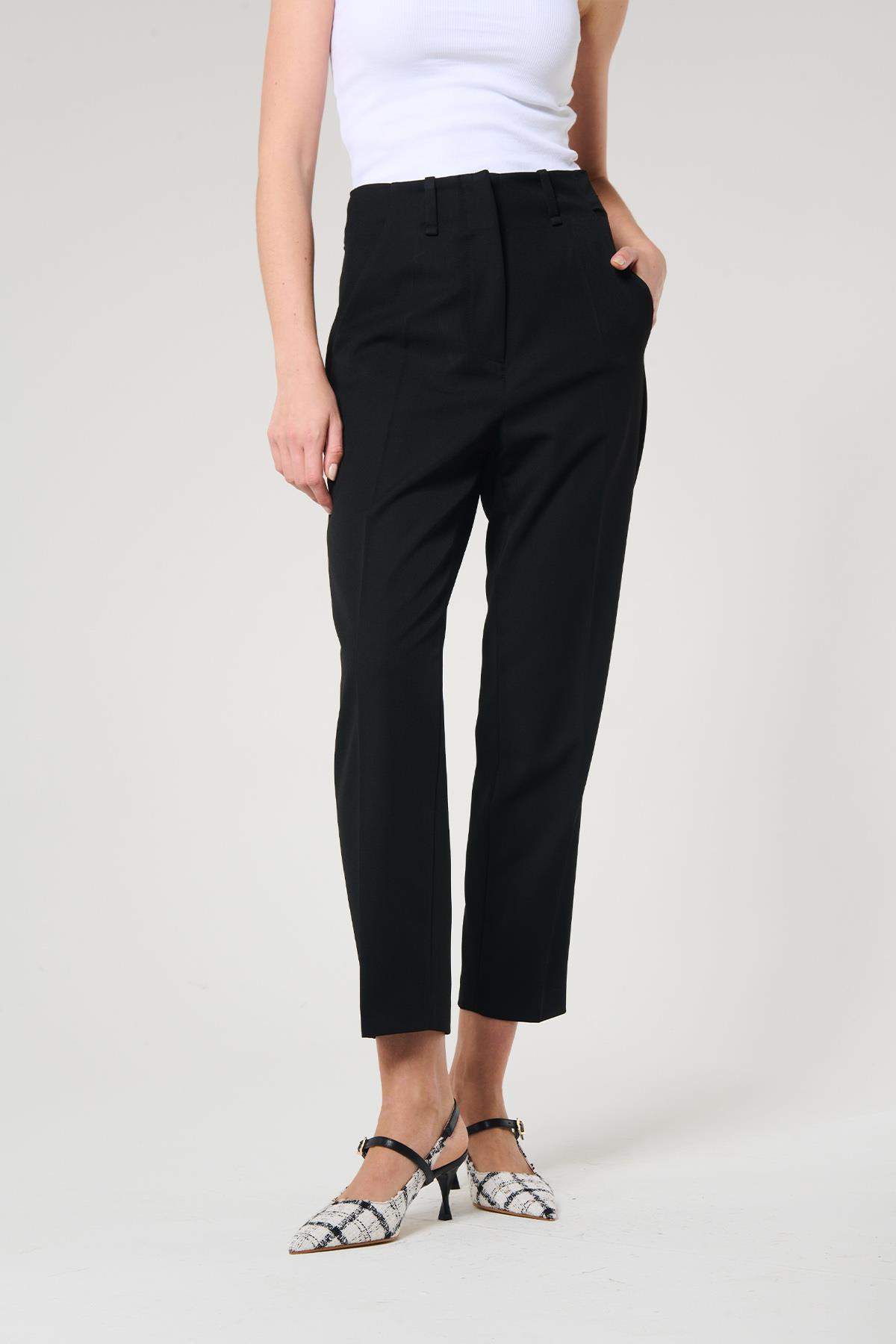 Siyah Renk Havuç Pantolon