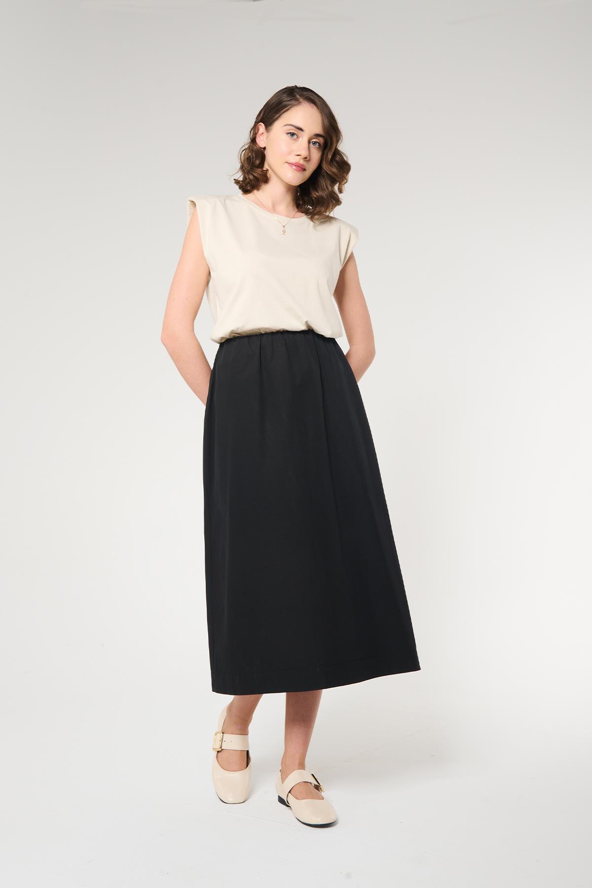 Siyah Renk Midi Etek
