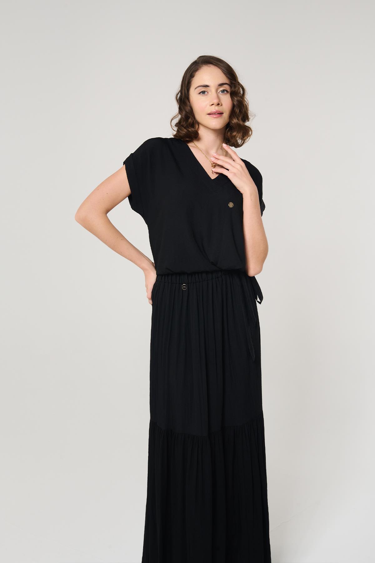 Siyah Renk Kare Cepli Bluz