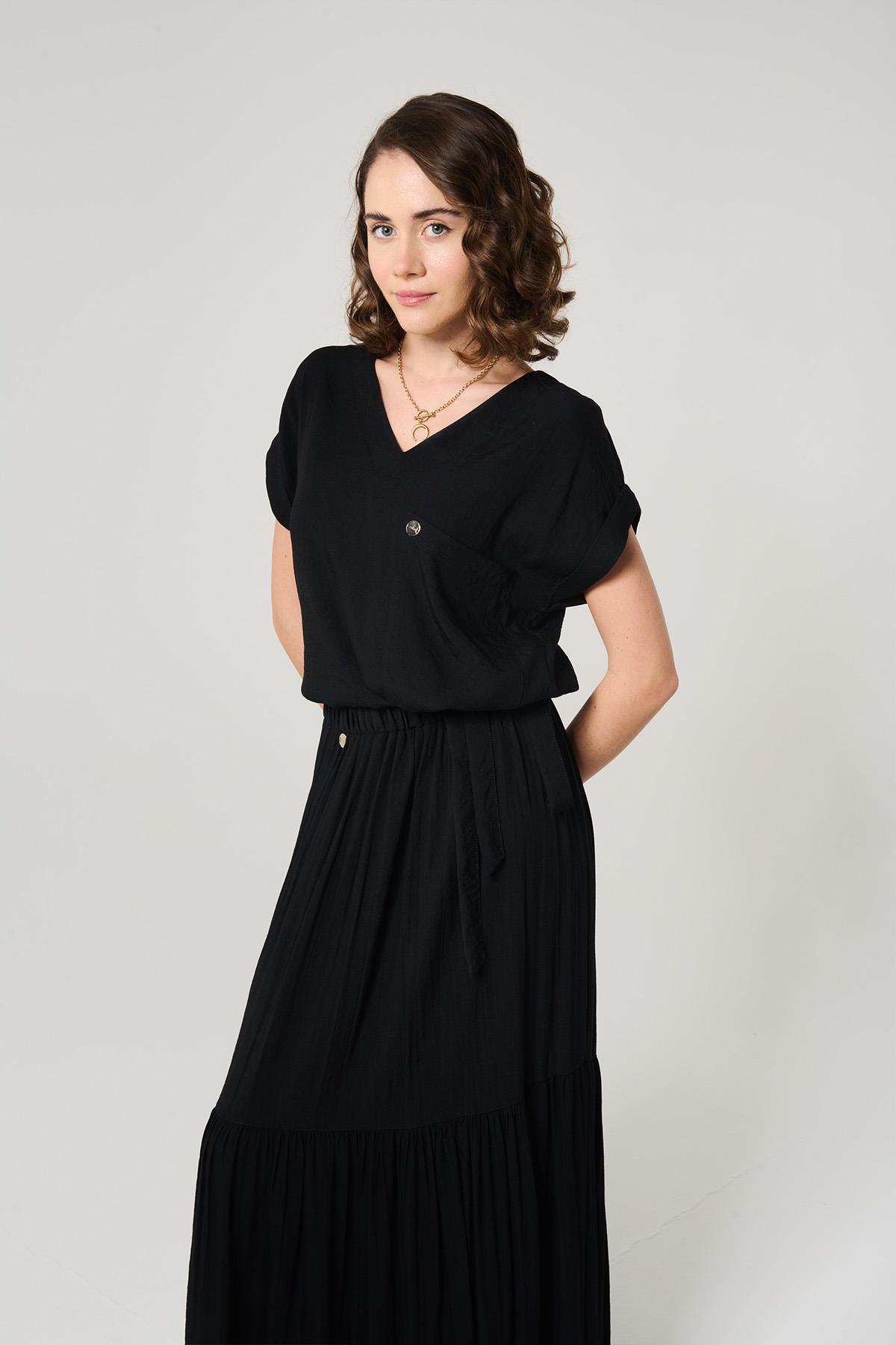 Siyah Renk Kare Cepli Bluz