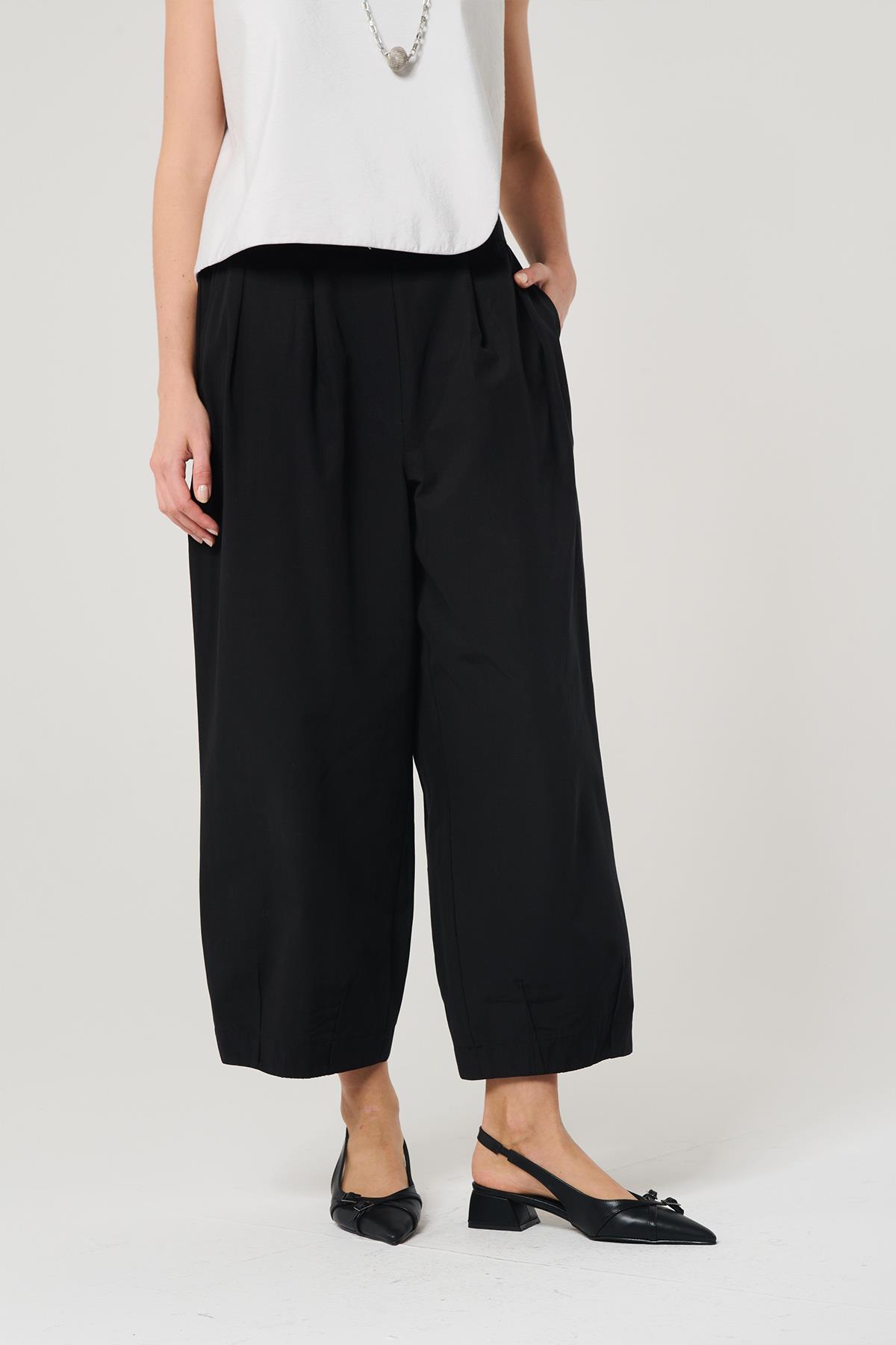 Siyah Renk Crop Pantolon