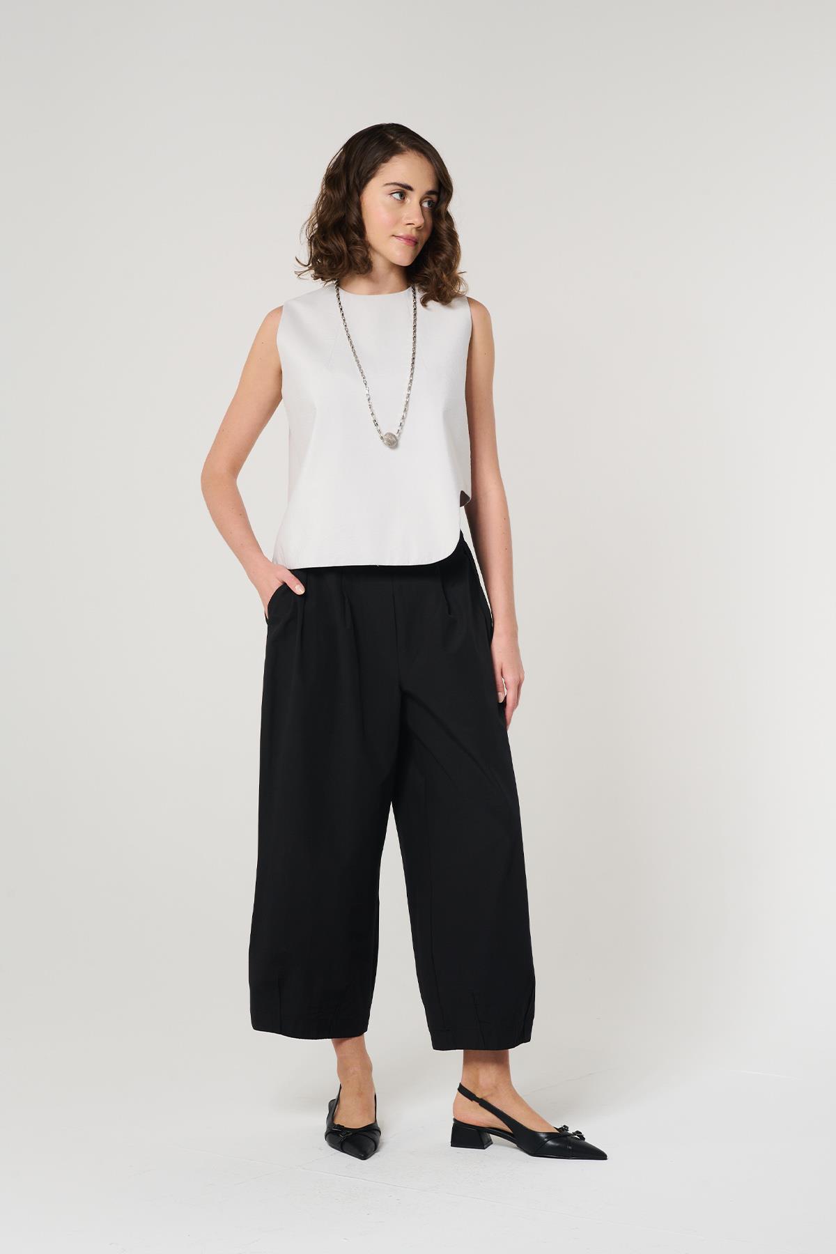 Siyah Renk Crop Pantolon