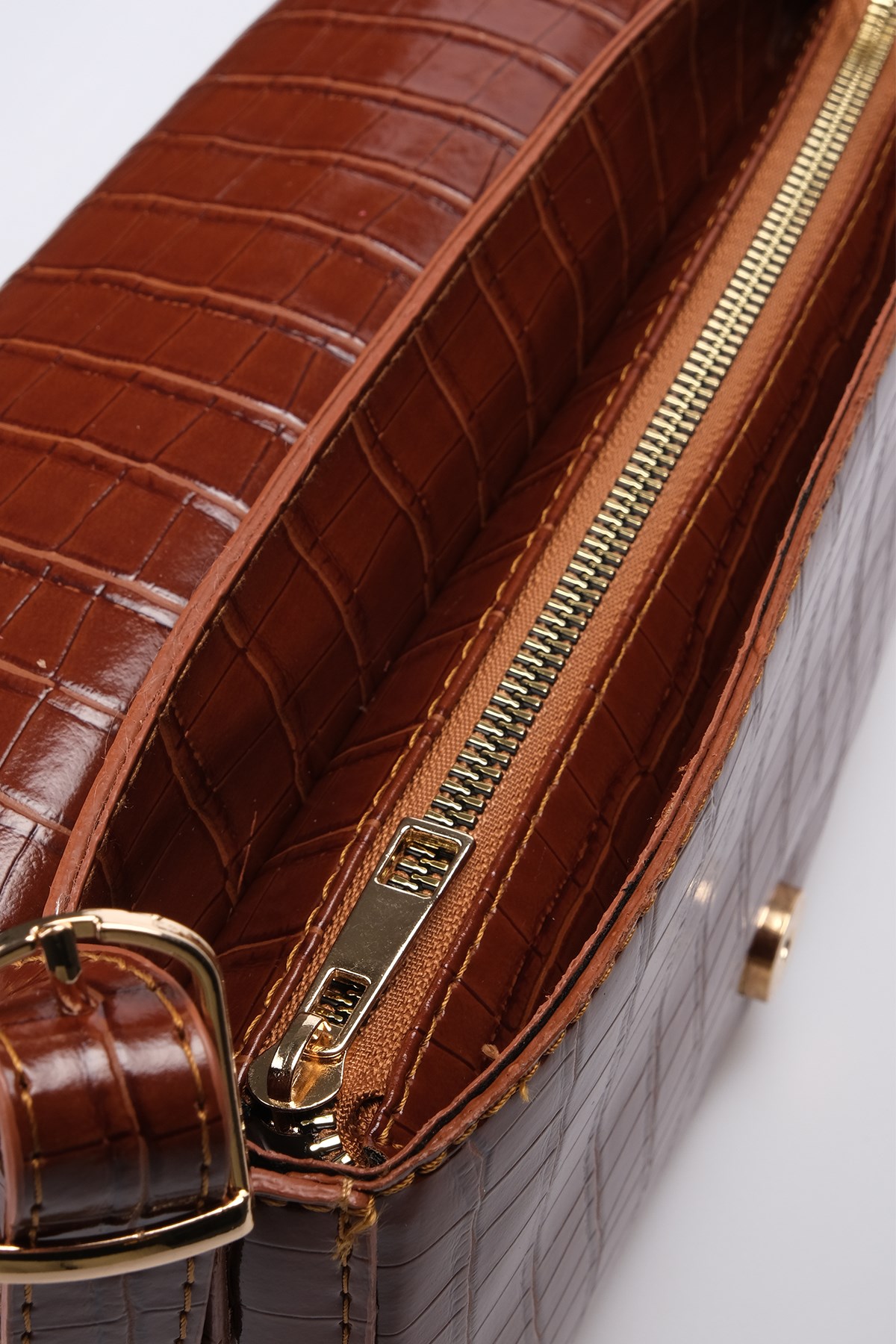 Taba Renk Krokodil Baskılı Kadın Omuz Çantası