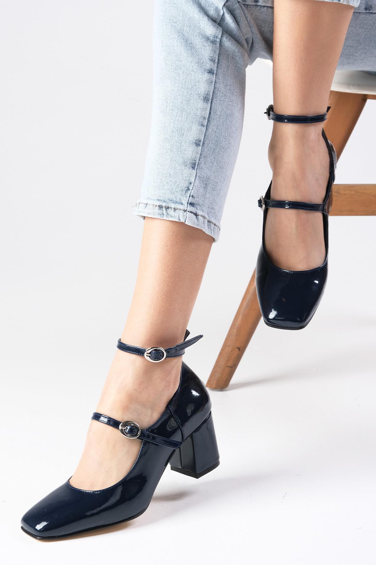 Thalia Lacivert Renk Rugan Topuklu Ayakkabı