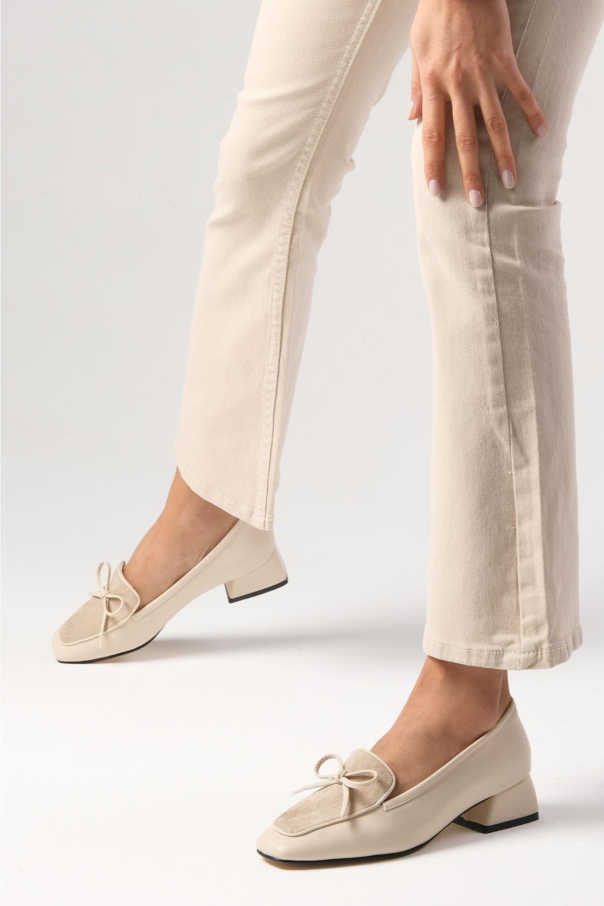 Tilda Bej Renk Kısa Topuklu Ayakkabı