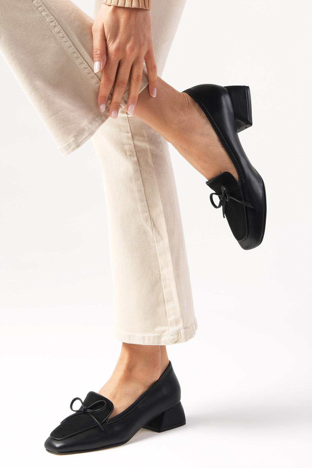 Tilda Siyah Renk Kısa Topuklu Ayakkabı