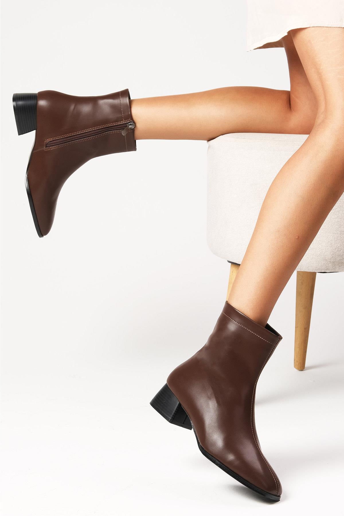 Tori Kahverengi Küt Burunlu Bot