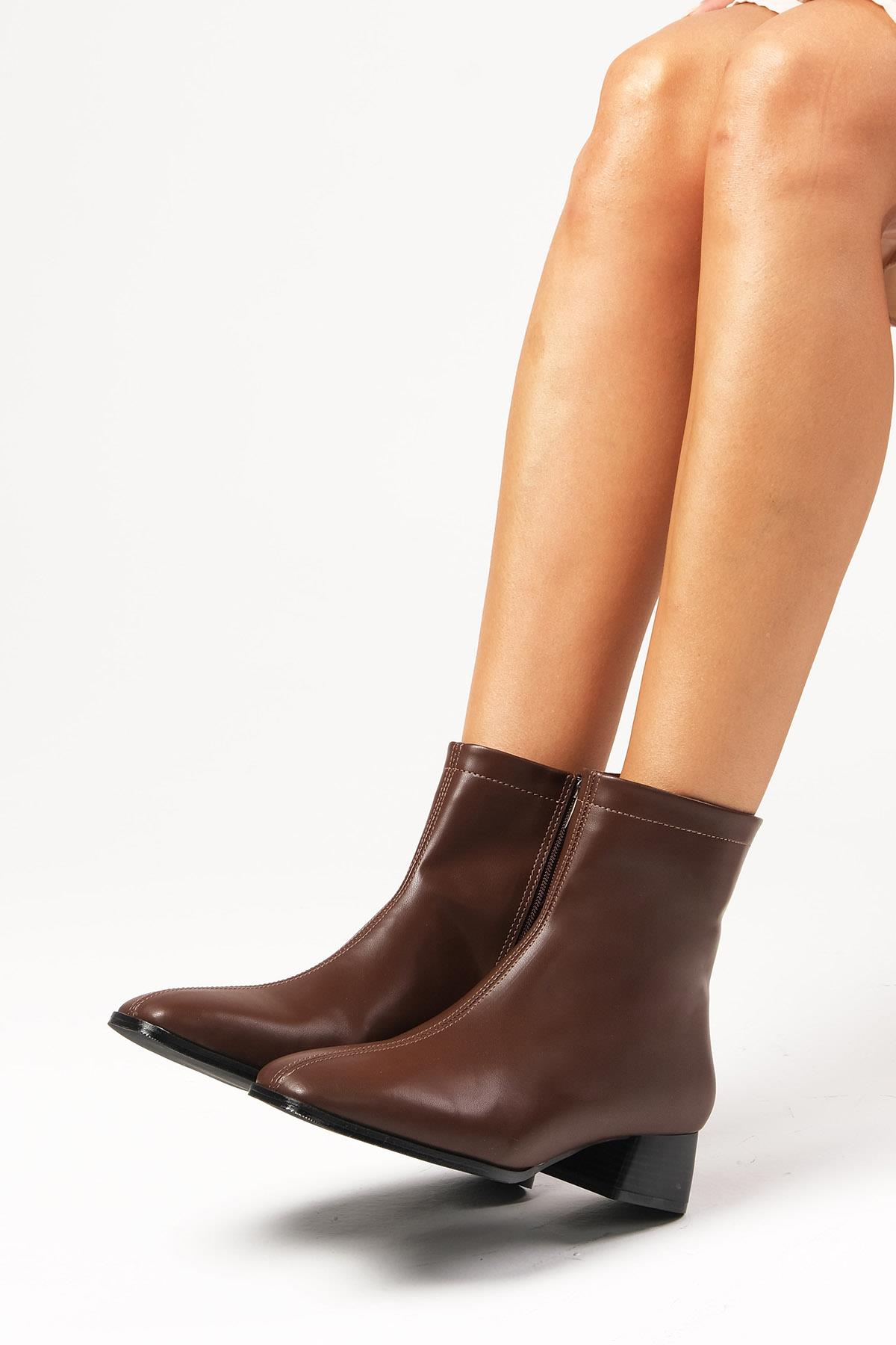 Tori Kahverengi Küt Burunlu Bot